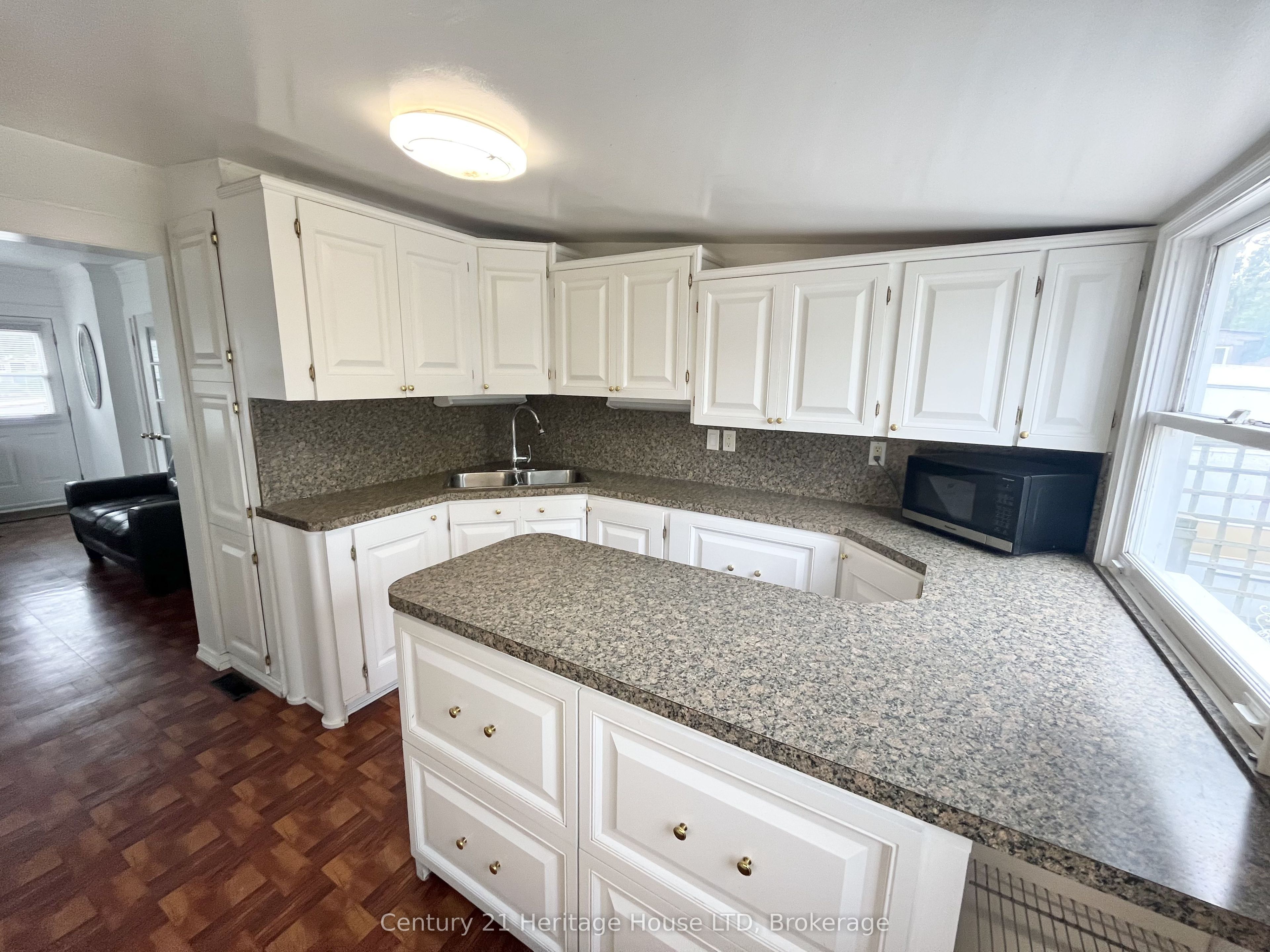 84 Rykert Street Property Photo 13