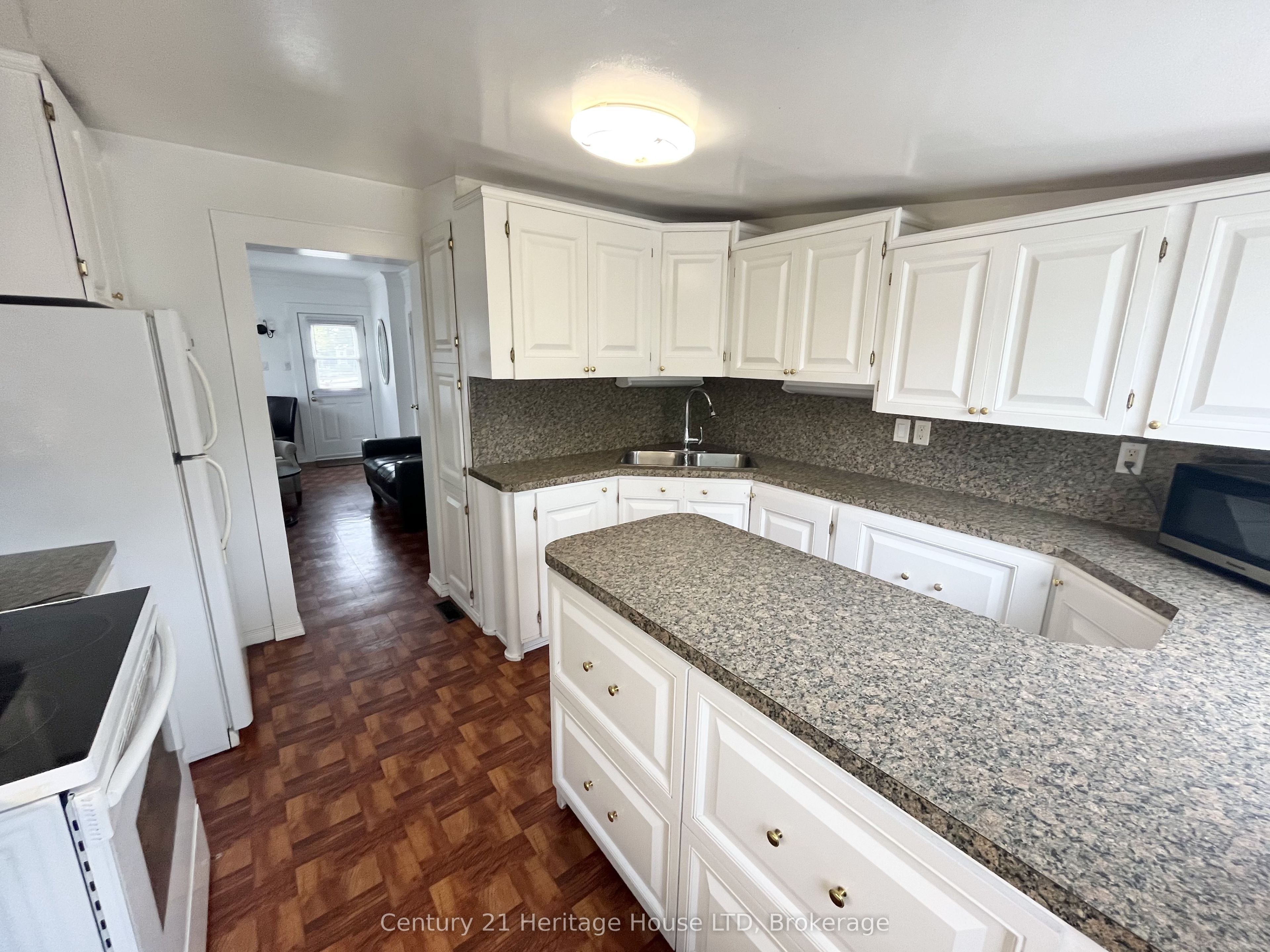 84 Rykert Street Property Photo 14