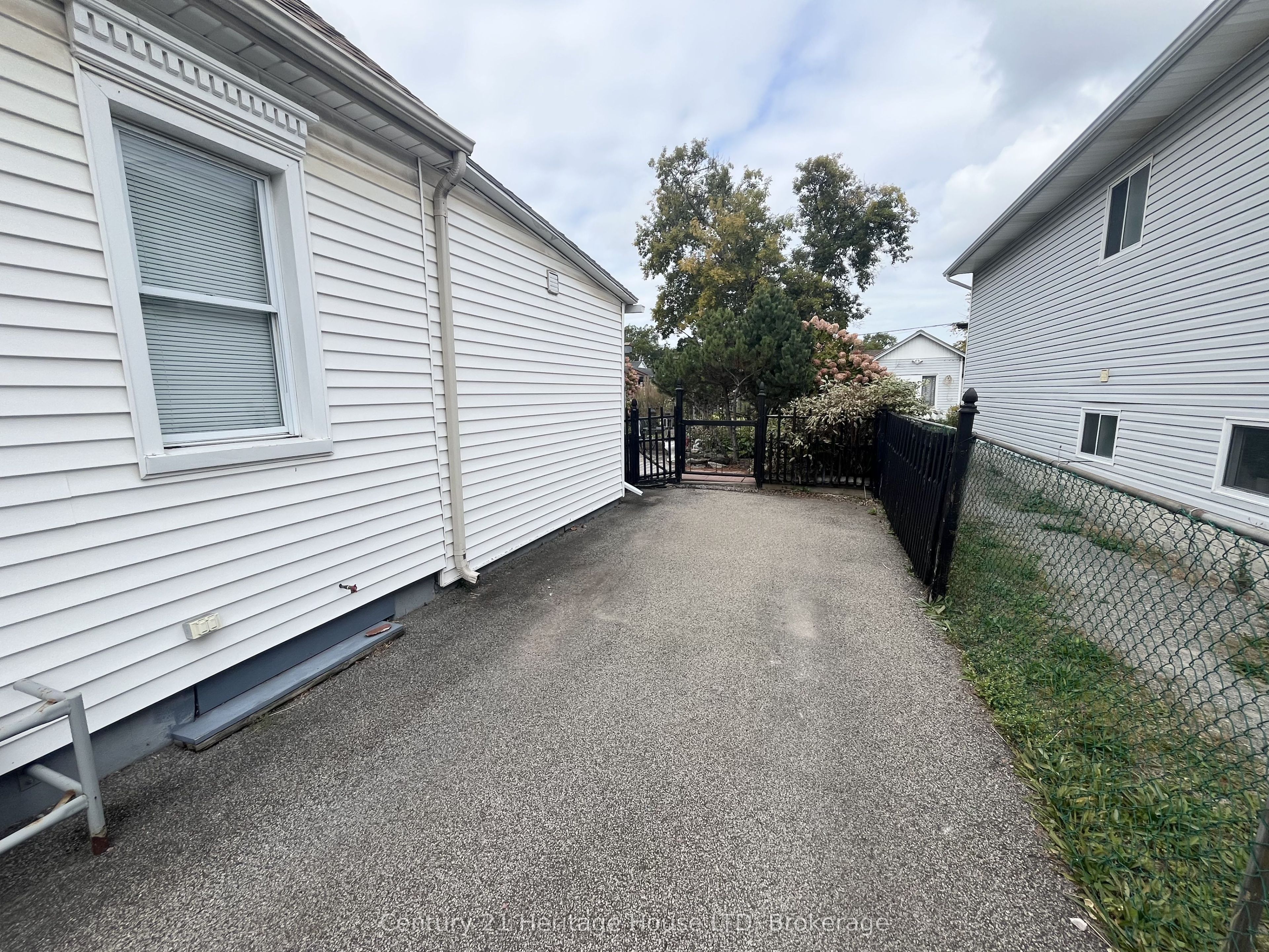84 Rykert Street Property Photo 19