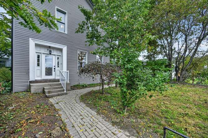 716 King Street W Property Photo 3