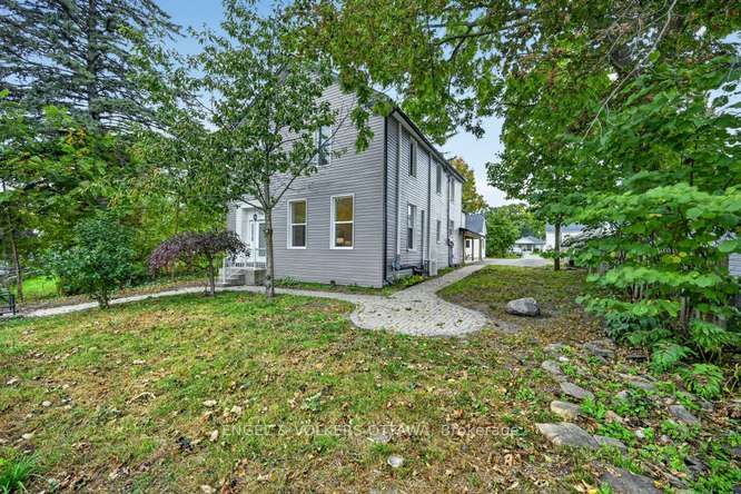 716 King Street W Property Photo 4