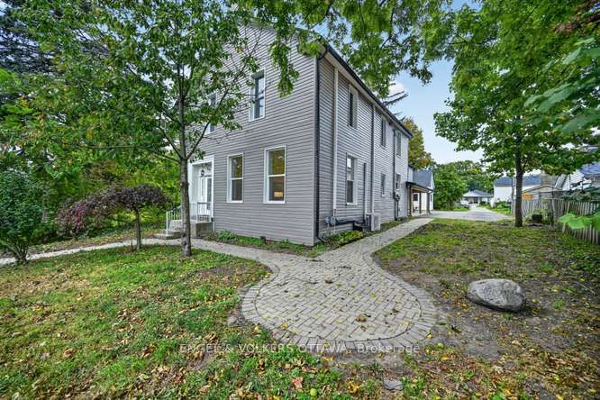 716 King Street W Property Photo 5