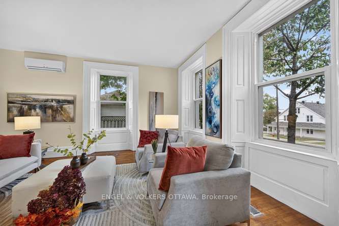 716 King Street W Property Photo 9