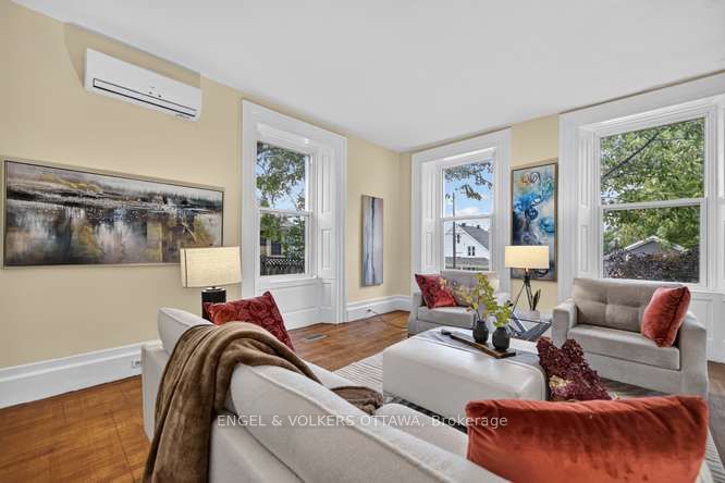 716 King Street W Property Photo 12