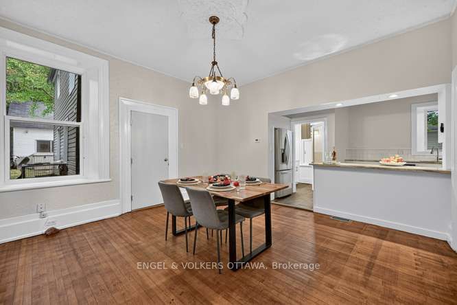 716 King Street W Property Photo 16