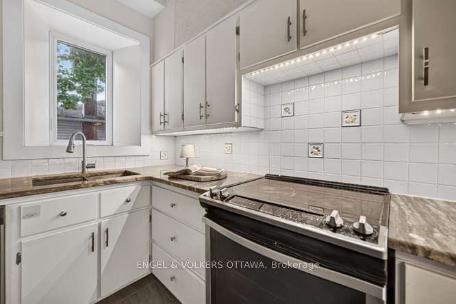 716 King Street W Property Photo 21