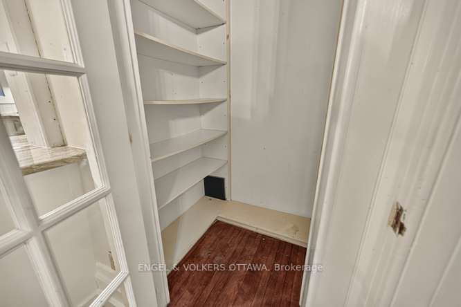 716 King Street W Property Photo 27
