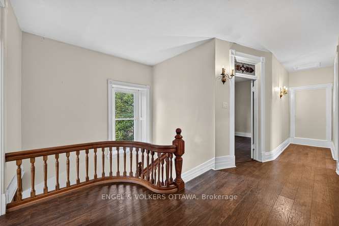 716 King Street W Property Photo 28