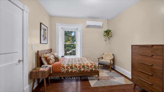 716 King Street W Property Photo 35