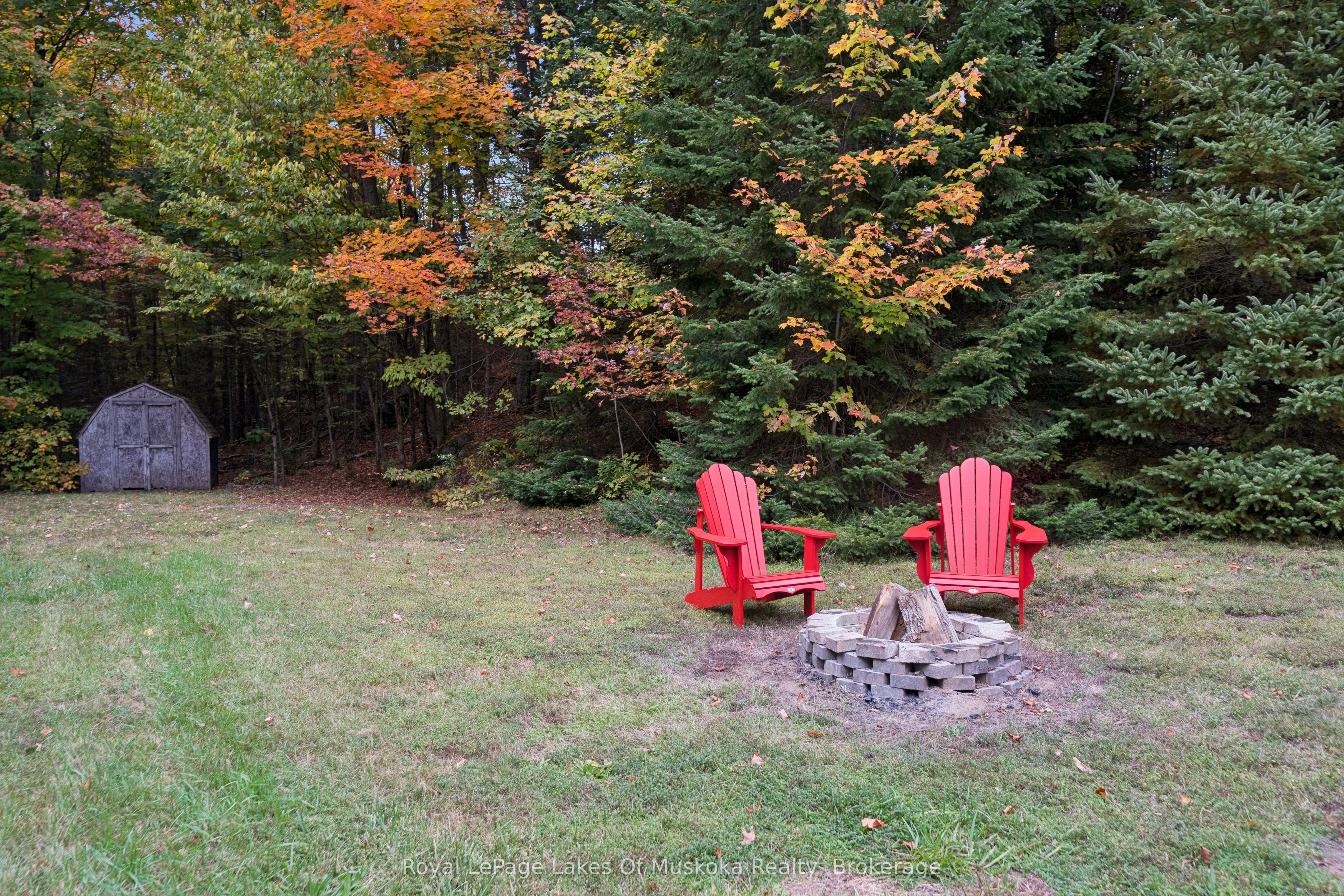 1181 Lone Pine Drive Property Photo 3