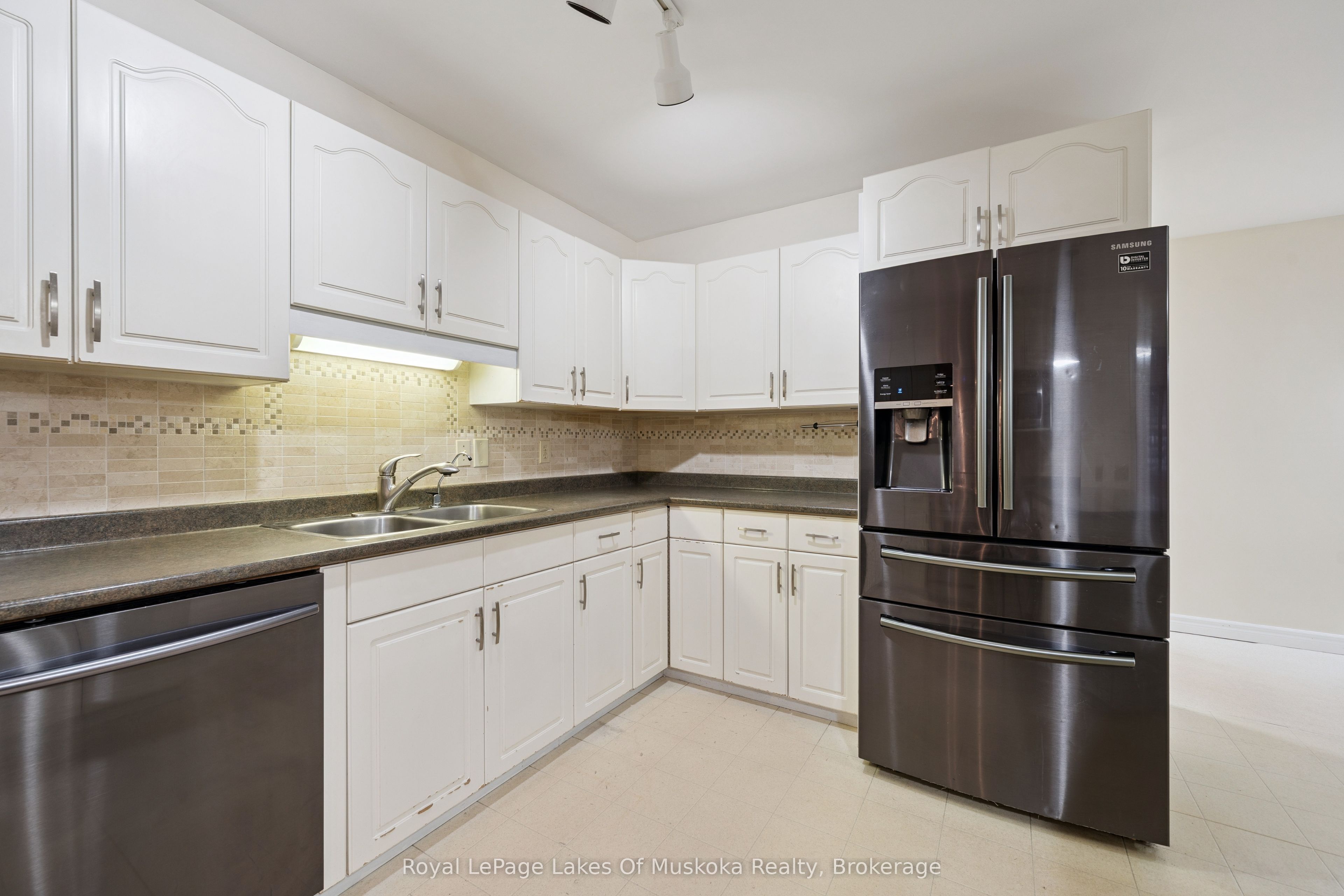 1181 Lone Pine Drive Property Photo 10
