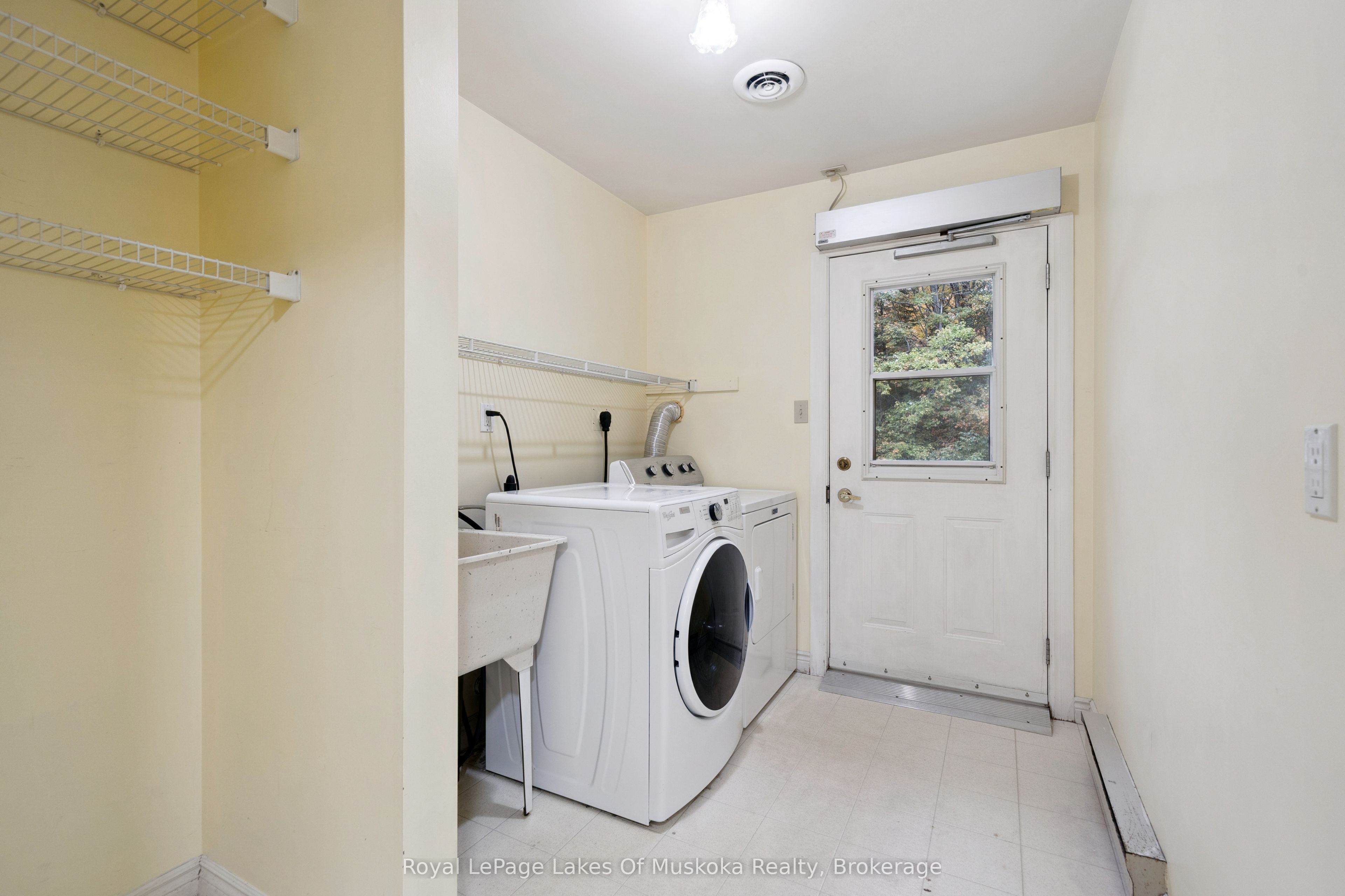 1181 Lone Pine Drive Property Photo 32
