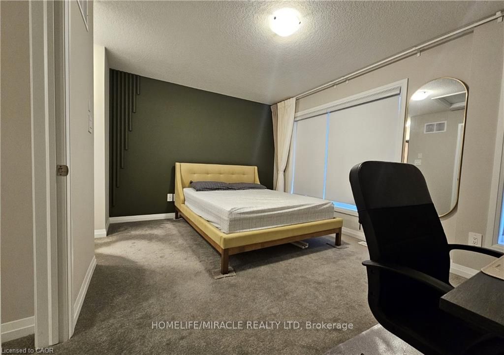 720 Grey Street 4 Property Photo 18