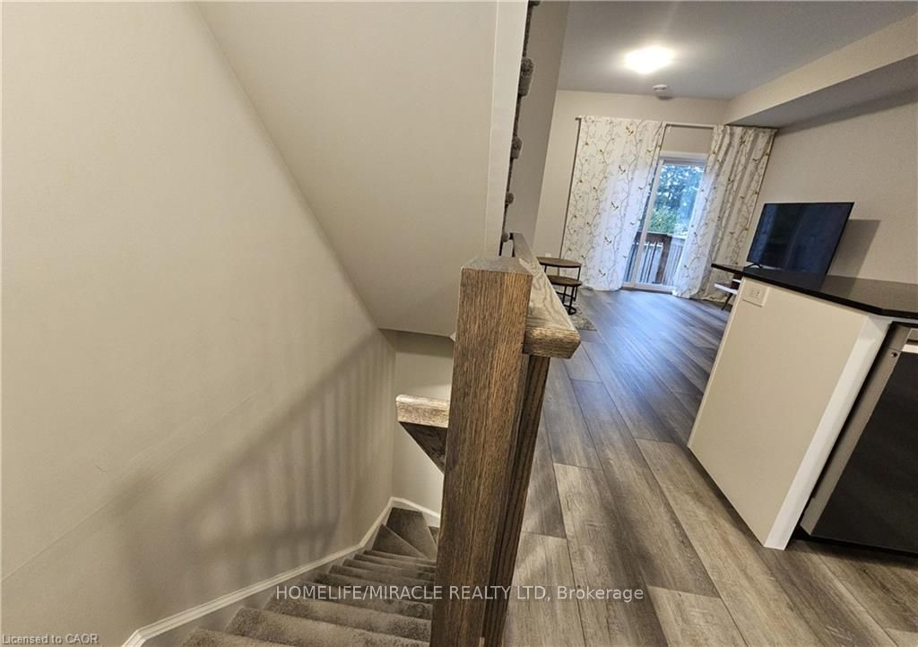 720 Grey Street 4 Property Photo 19