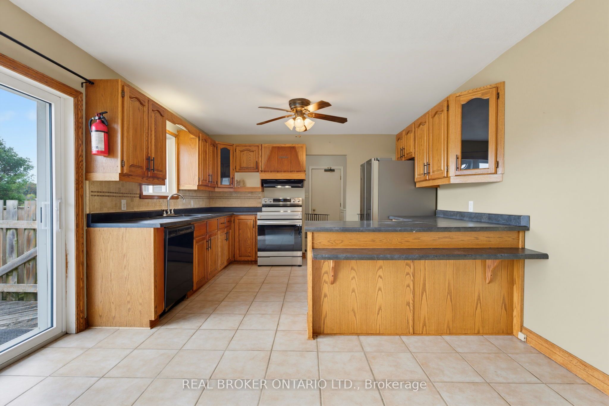7877 Canborough Road Property Photo 12