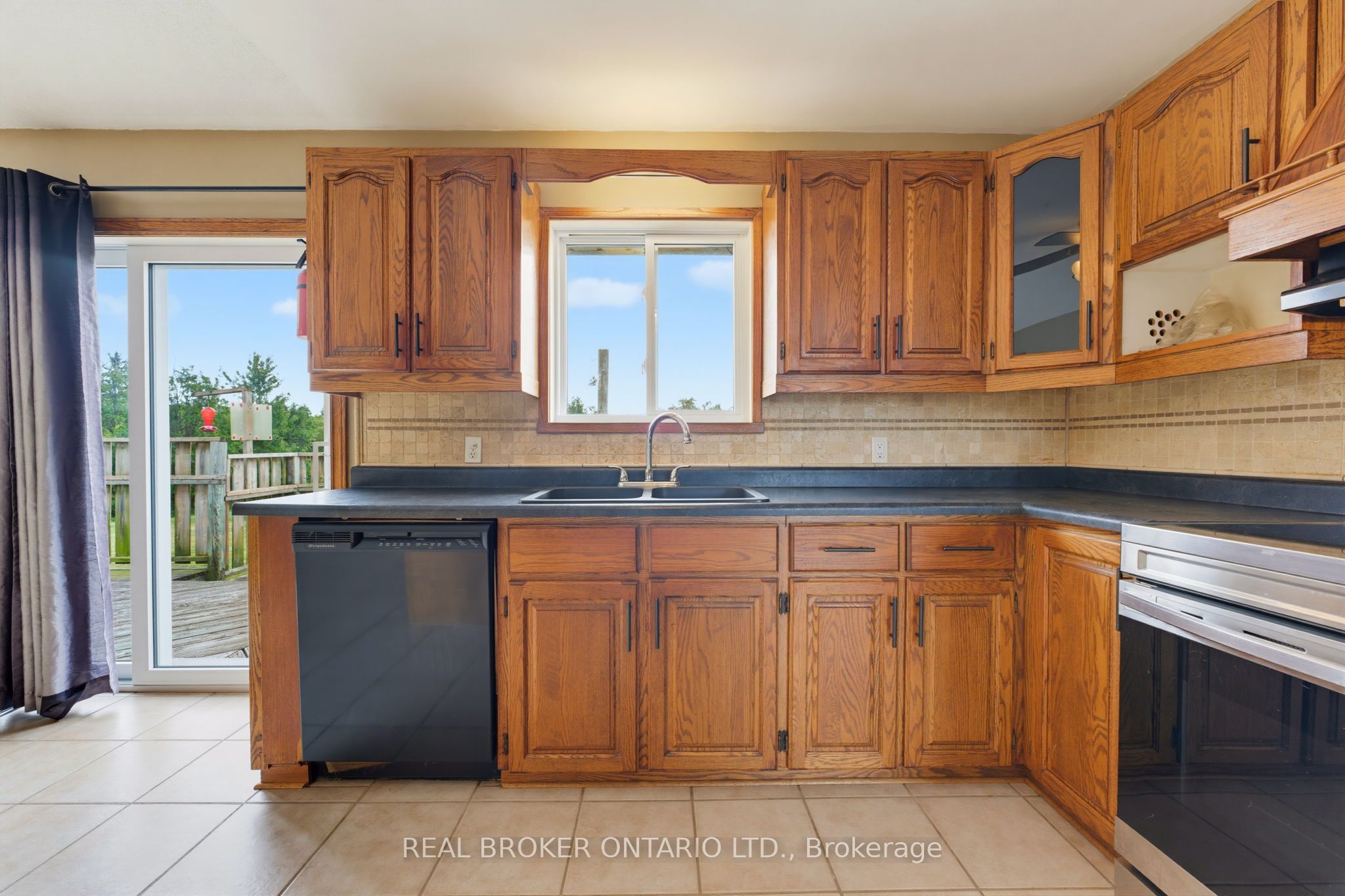 7877 Canborough Road Property Photo 13