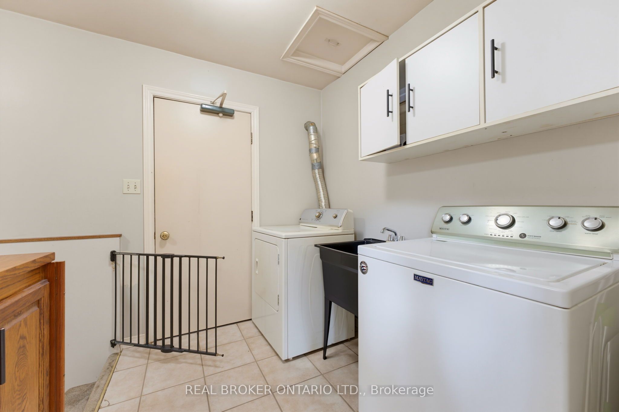 7877 Canborough Road Property Photo 16
