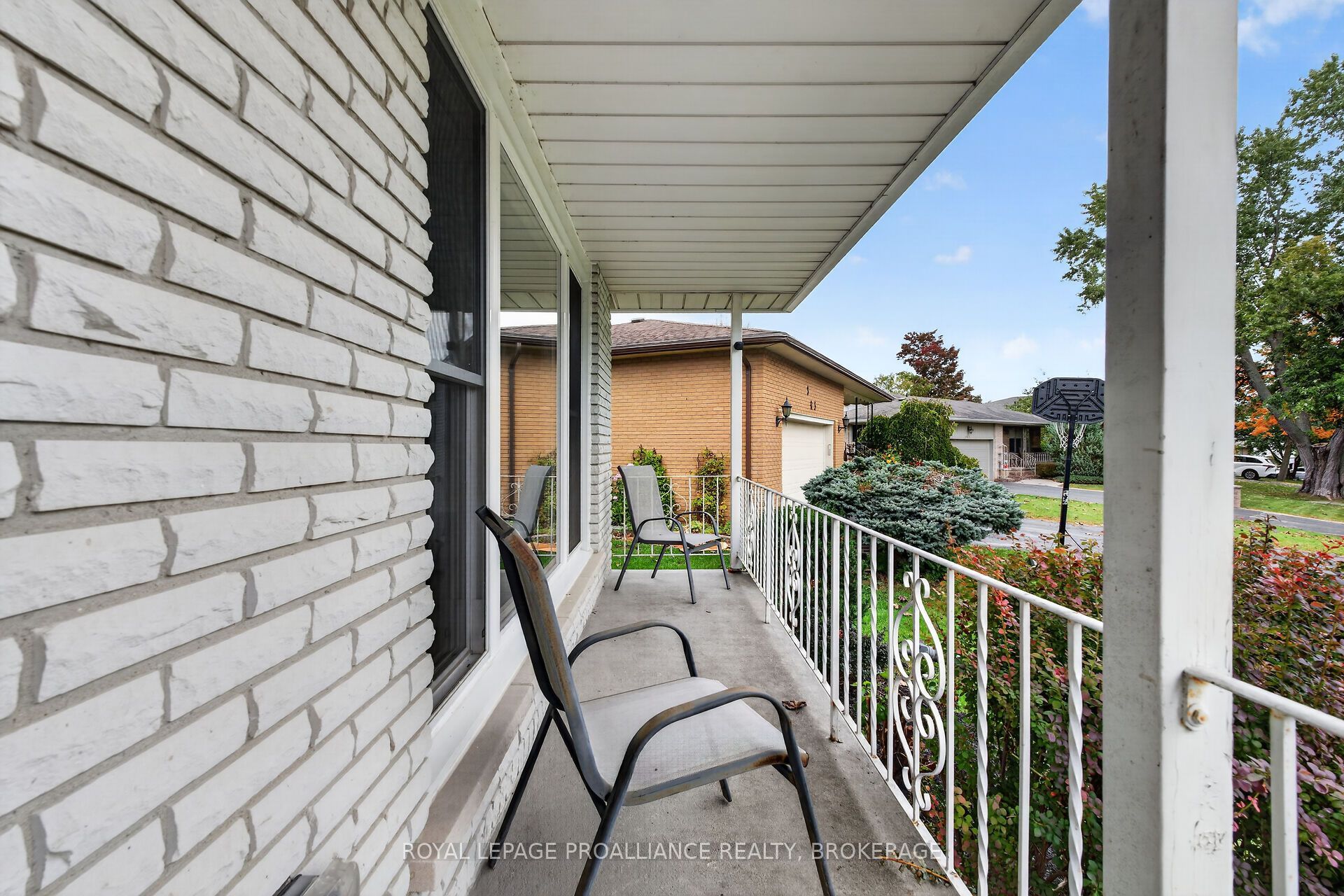 383 Bernice Drive Property Photo 4