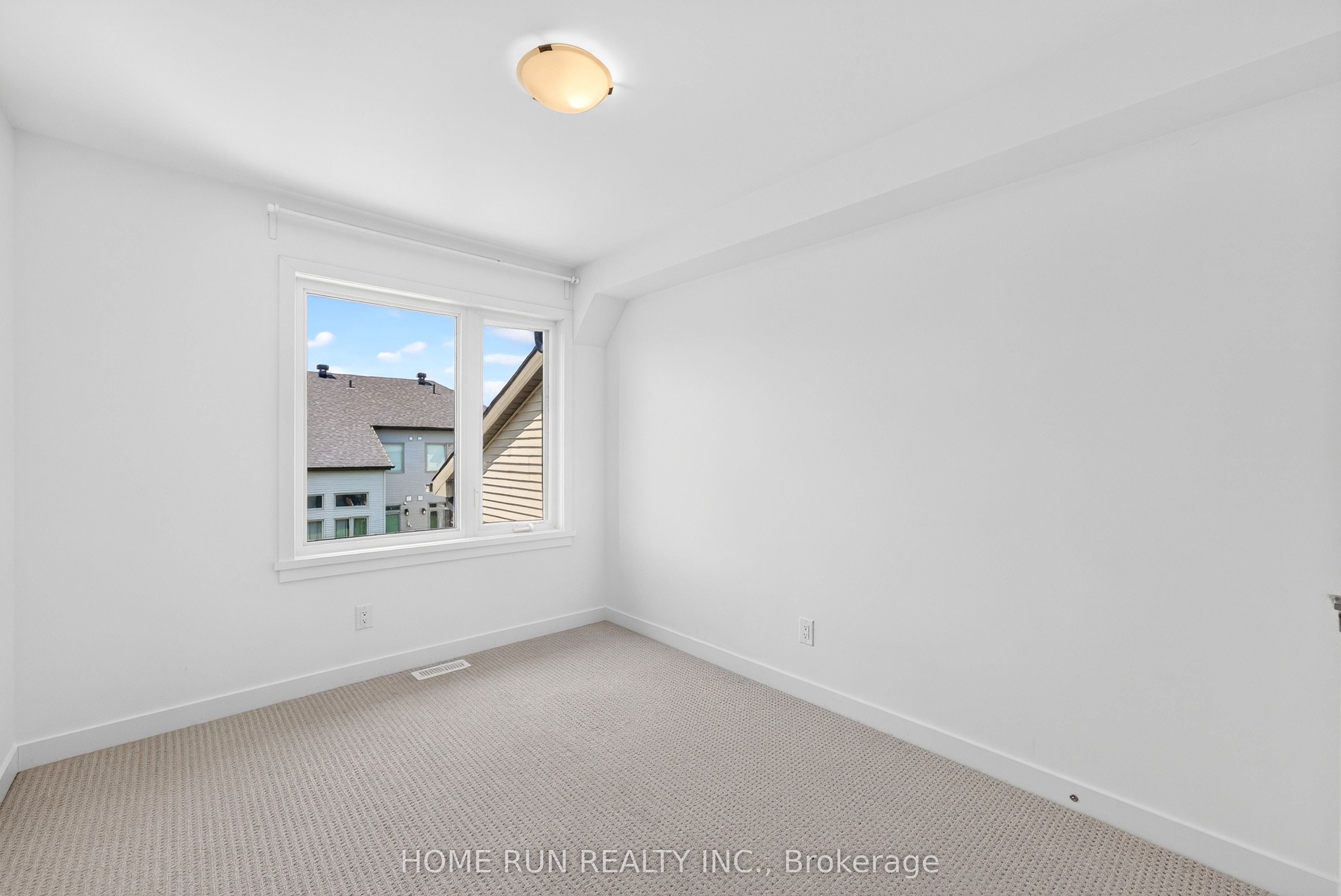 216 Trumpeter Grove Property Photo 22
