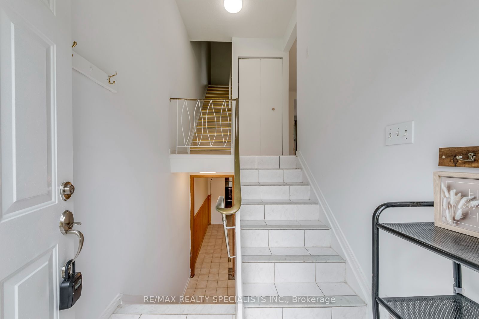 325 Mary Street 7 Property Photo 4