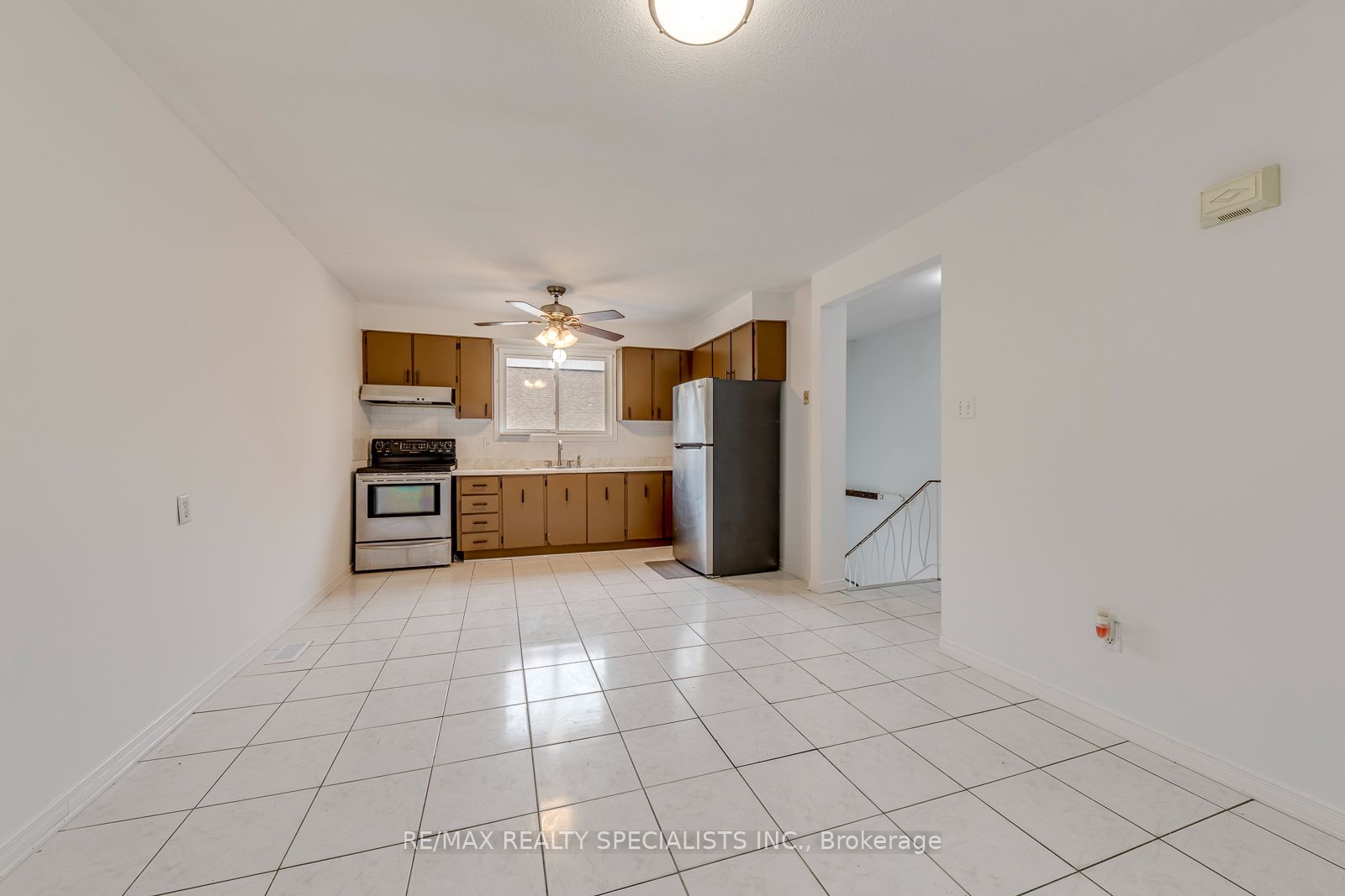 325 Mary Street 7 Property Photo 8