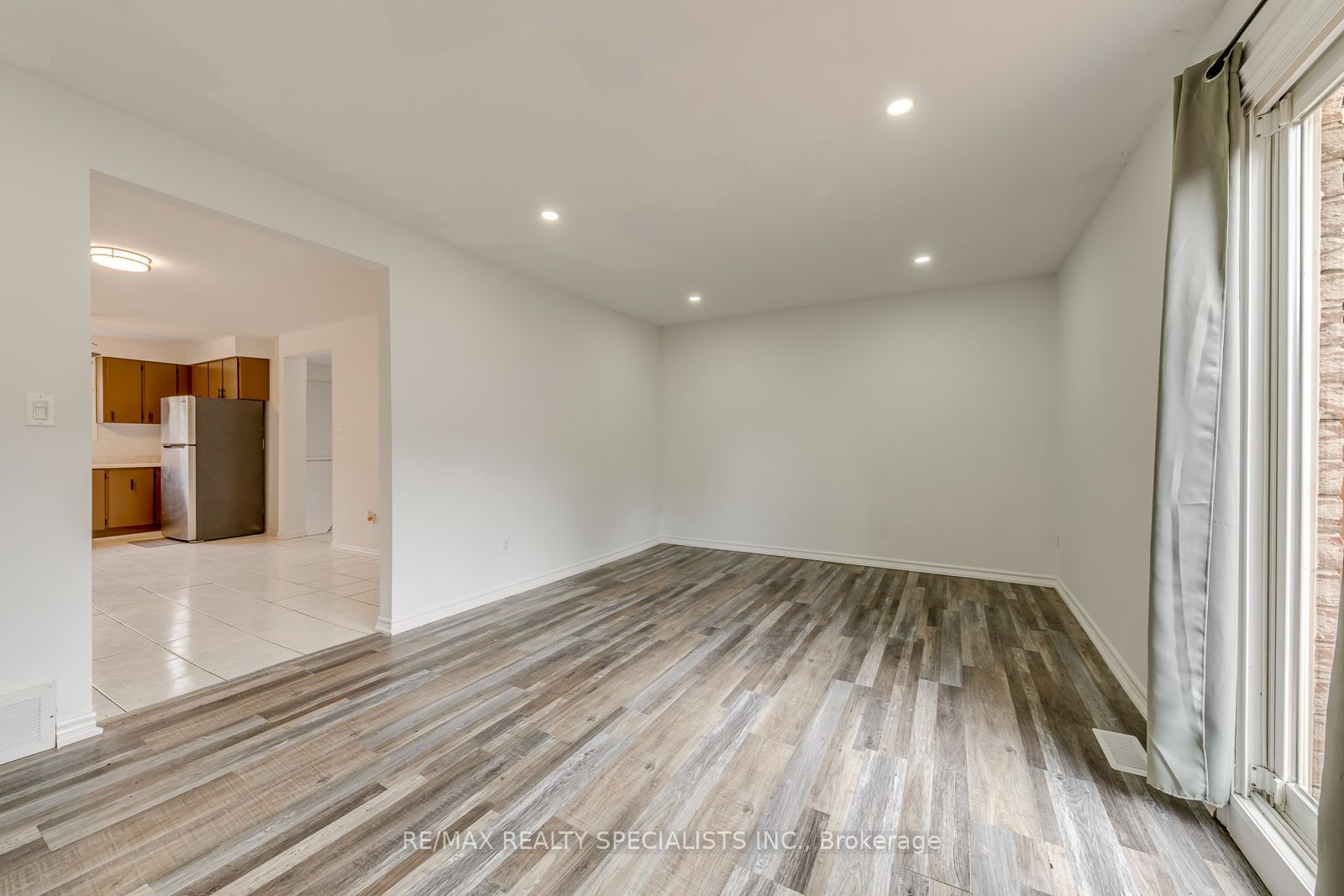 325 Mary Street 7 Property Photo 16