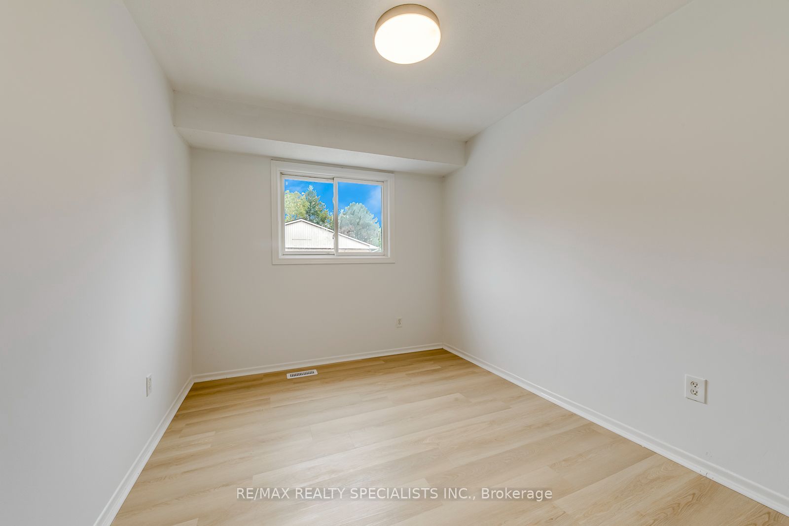 325 Mary Street 7 Property Photo 23