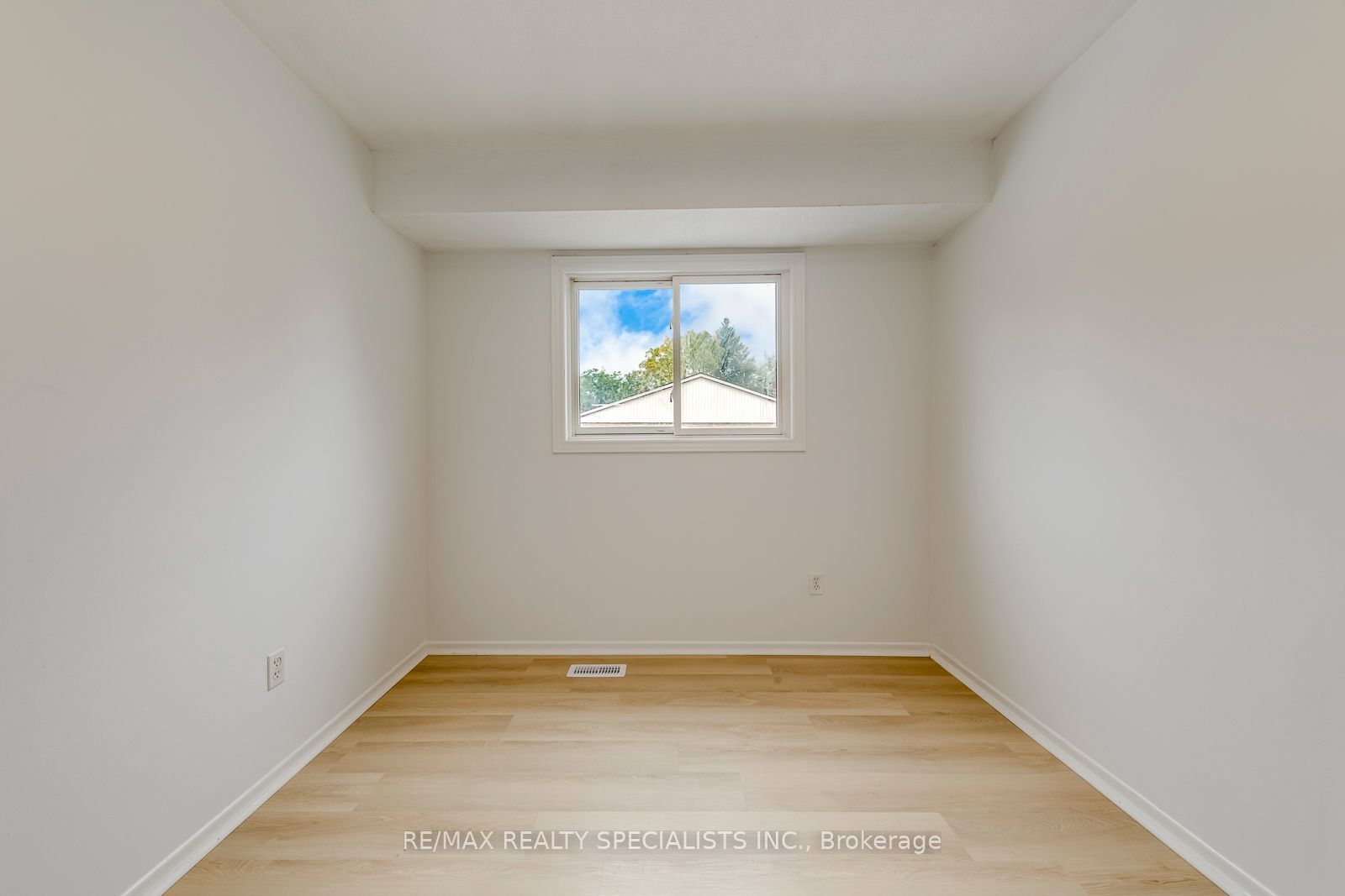 325 Mary Street 7 Property Photo 24