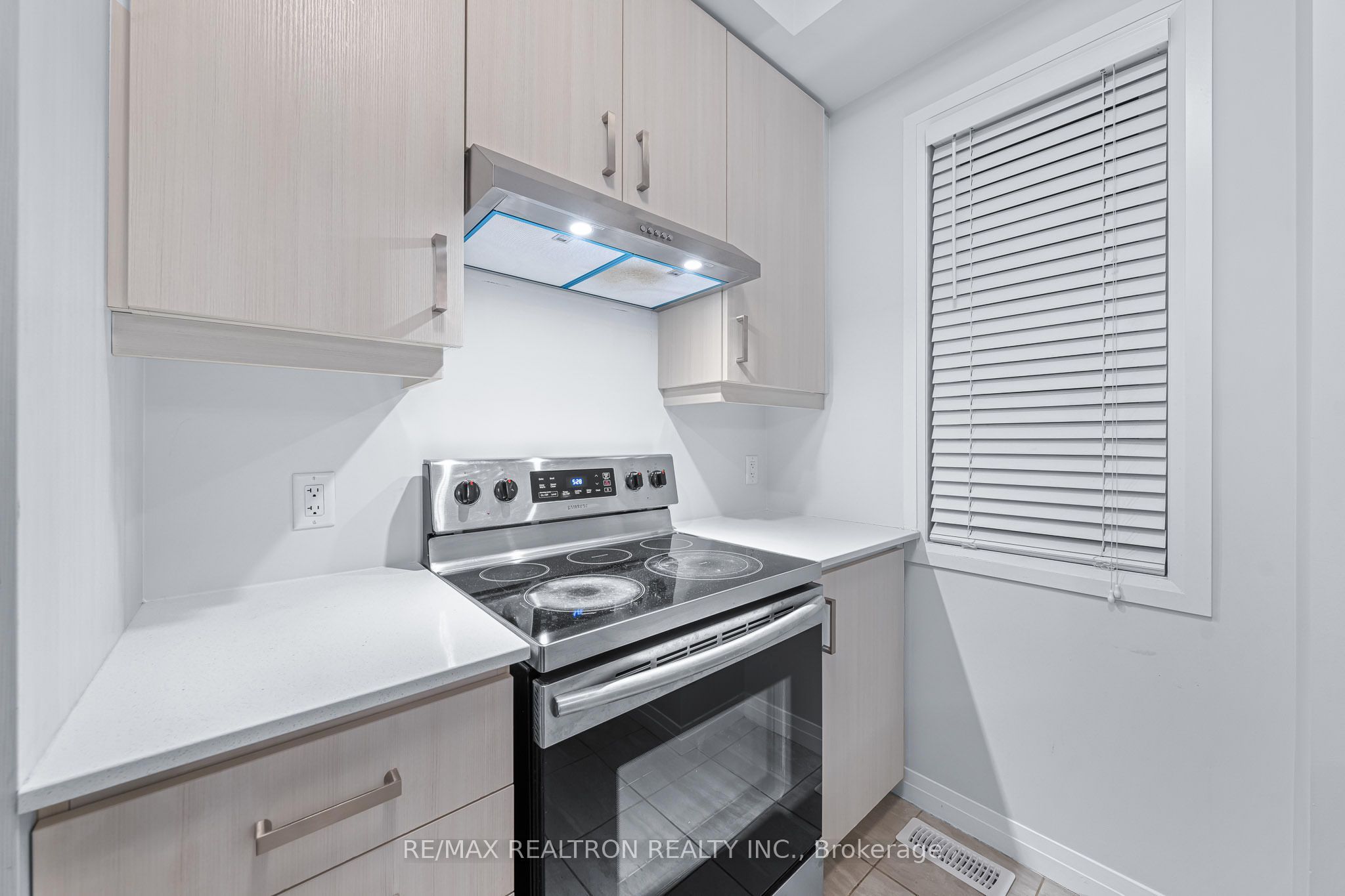 30 Times Square Boulevard 99 Property Photo 15
