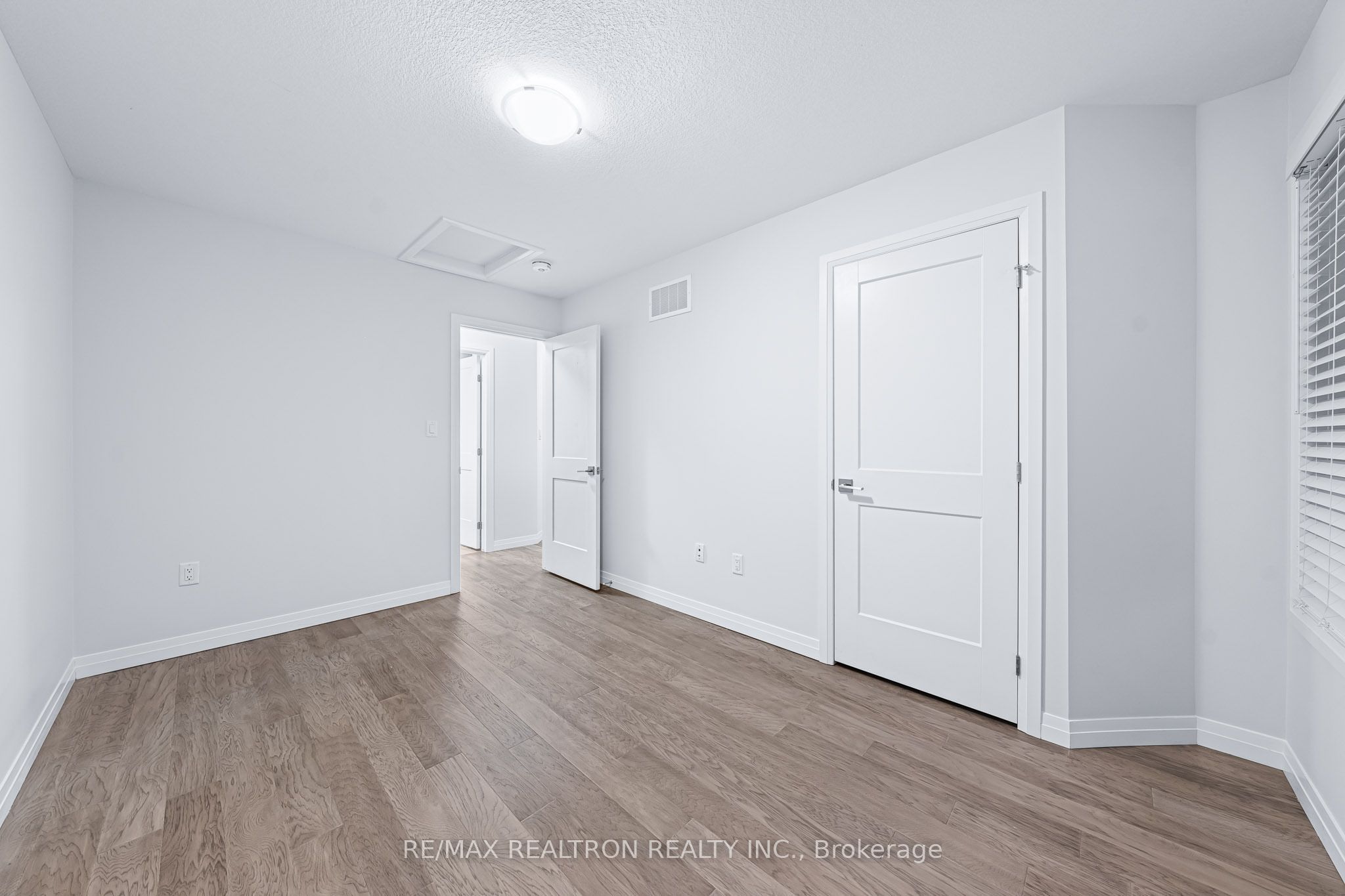 30 Times Square Boulevard 99 Property Photo 32