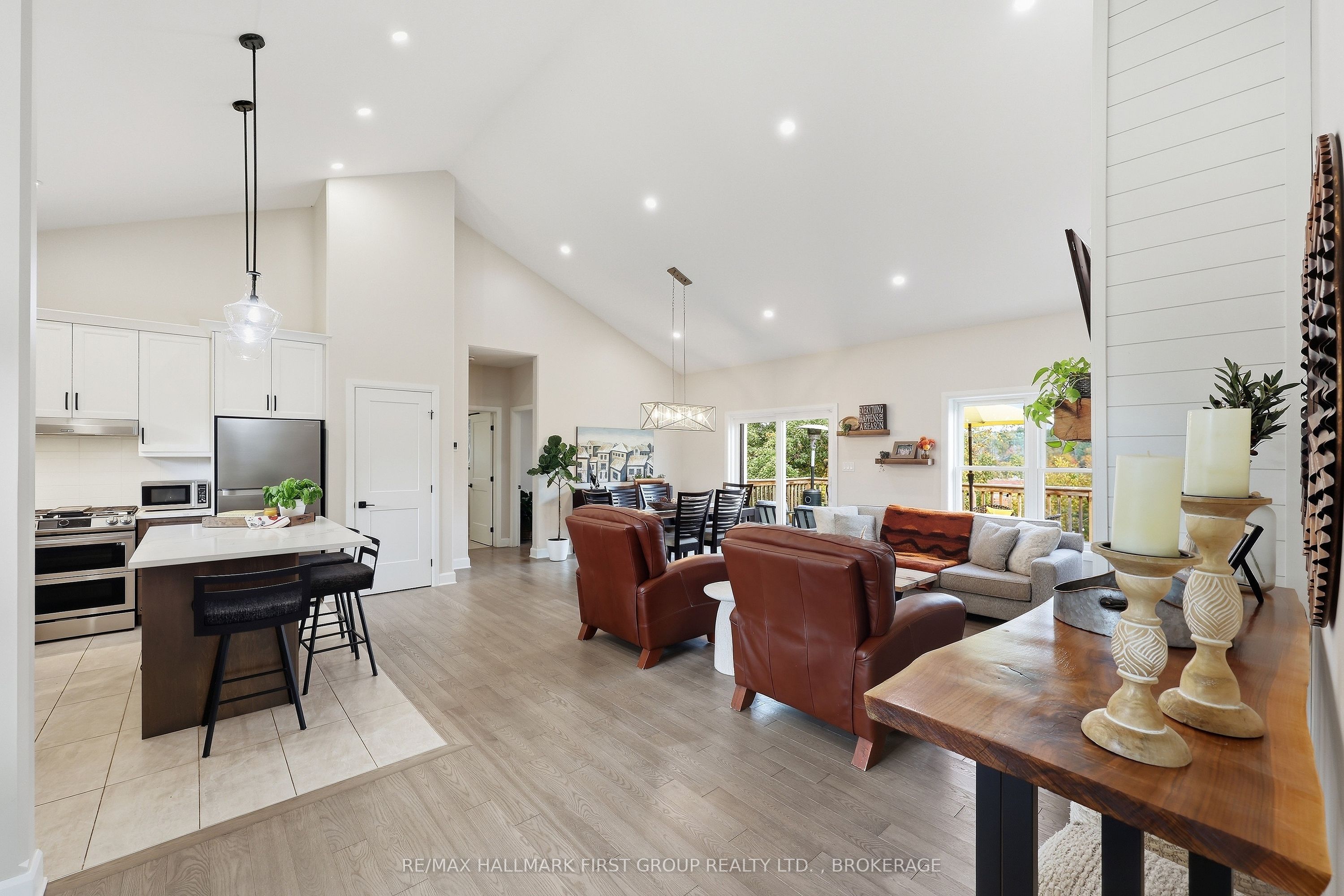 6909 Battersea Road Property Photo 6
