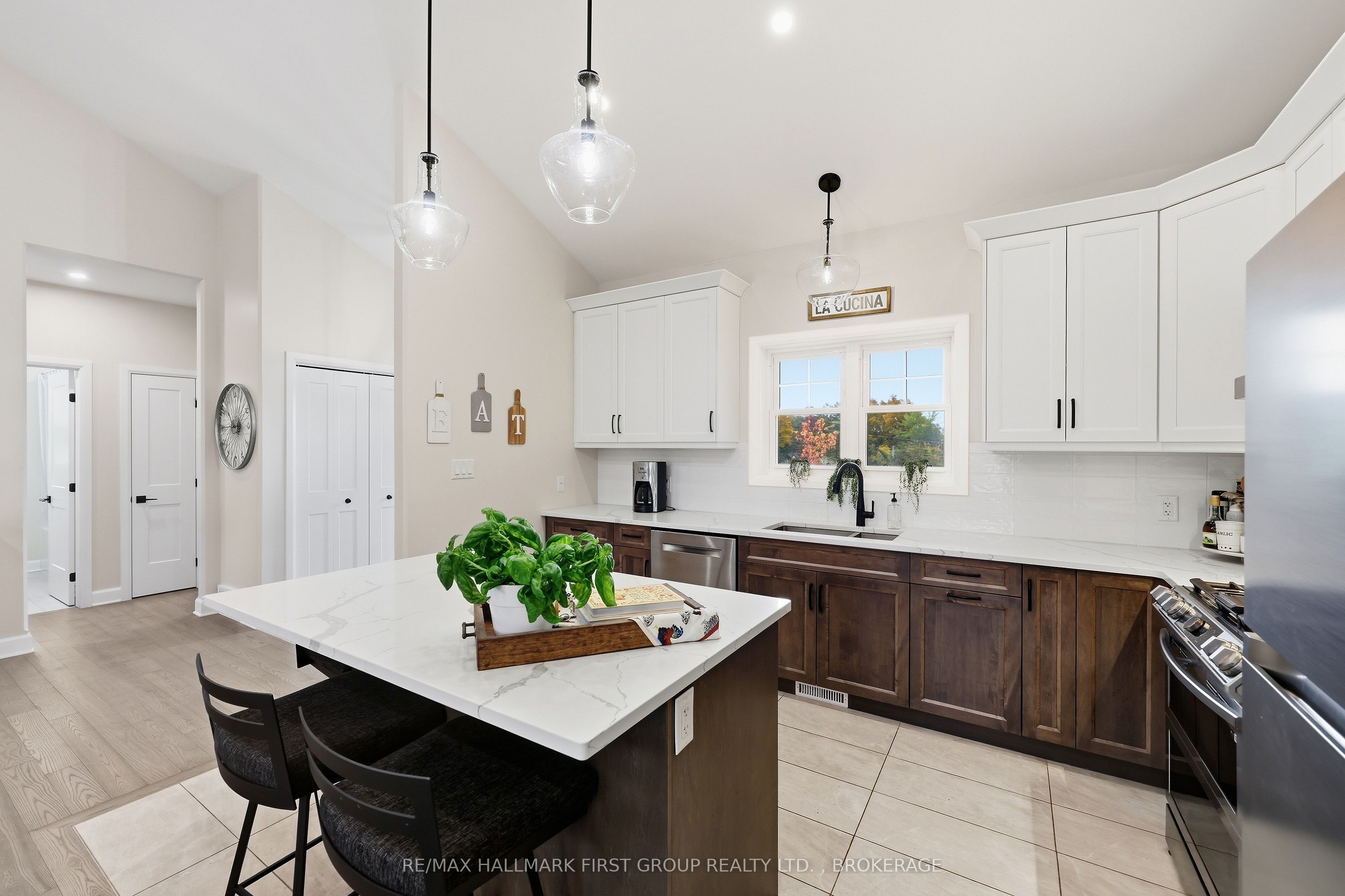6909 Battersea Road Property Photo 17