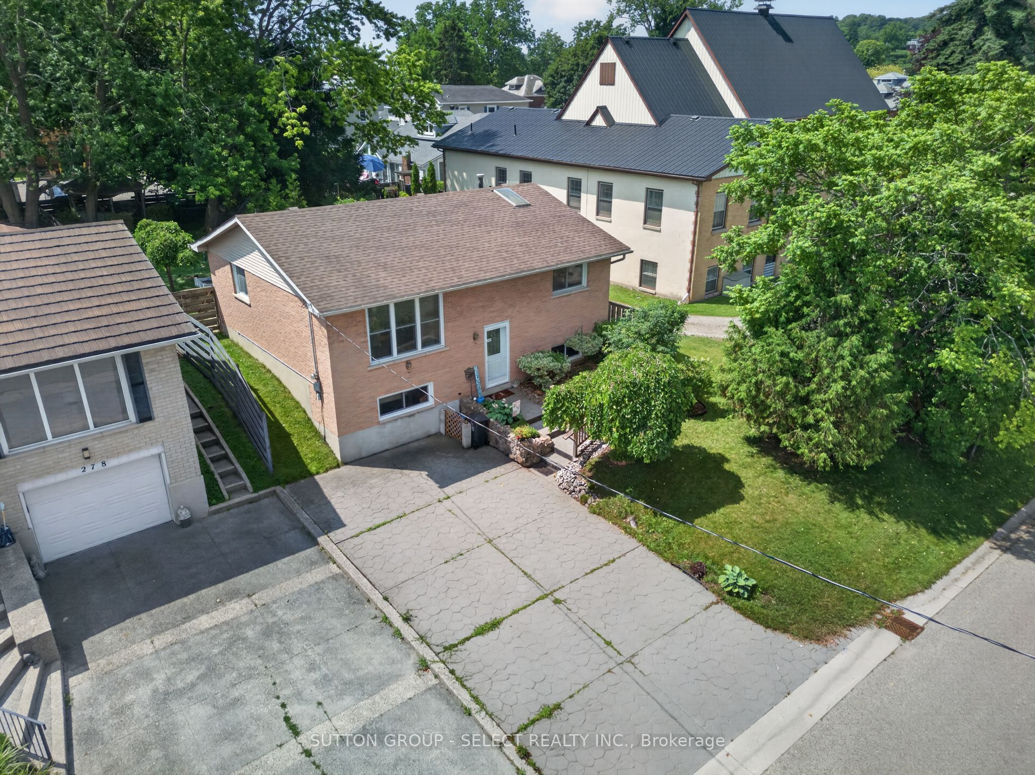 280 Charlotte Street Property Photo 1