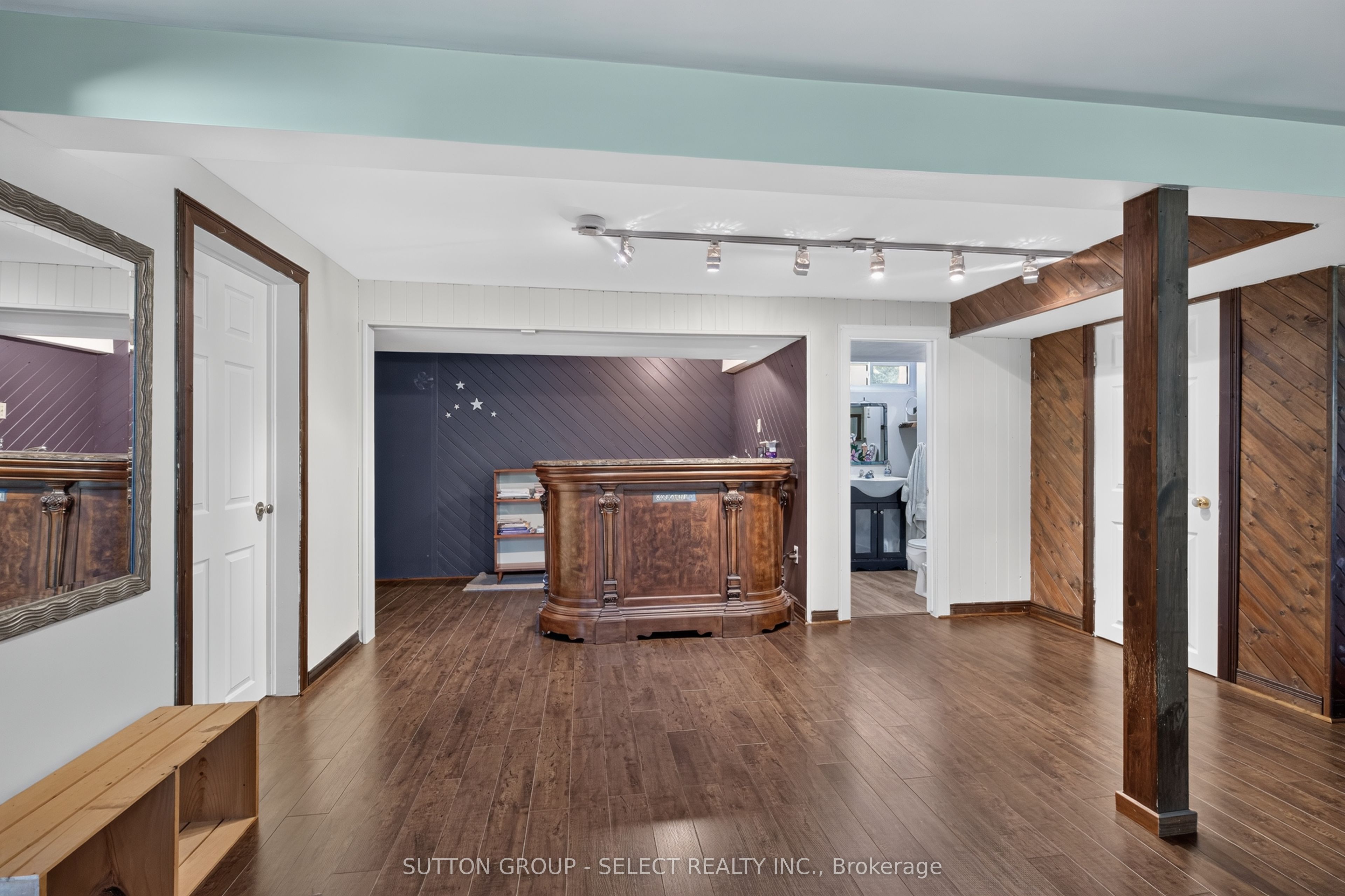 280 Charlotte Street Property Photo 17