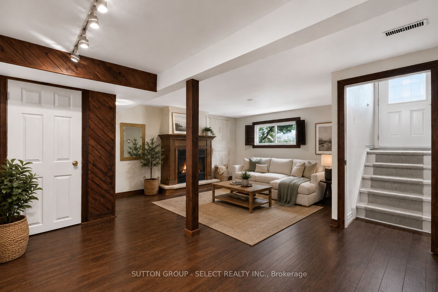 280 Charlotte Street Property Photo 18