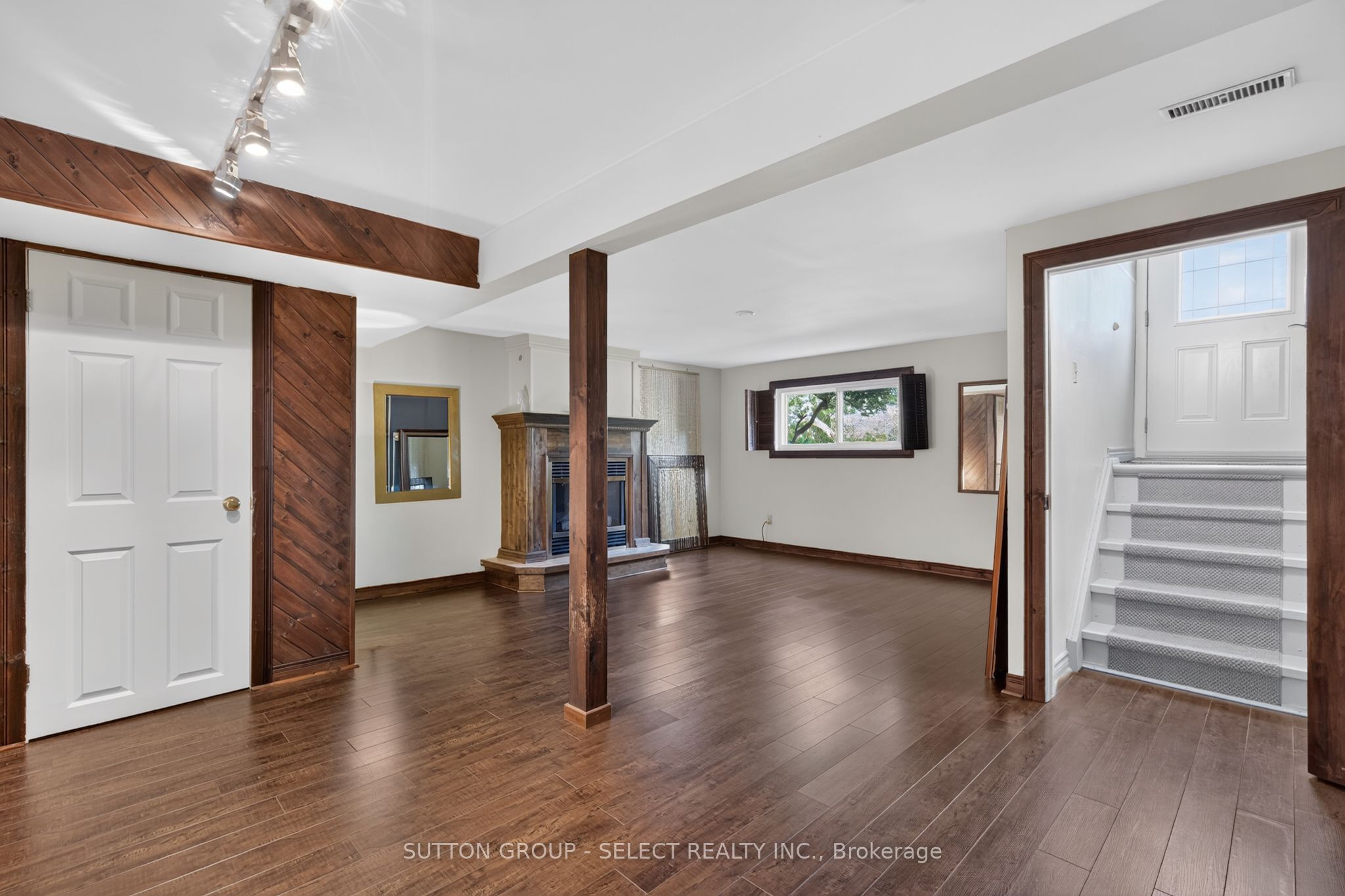 280 Charlotte Street Property Photo 19