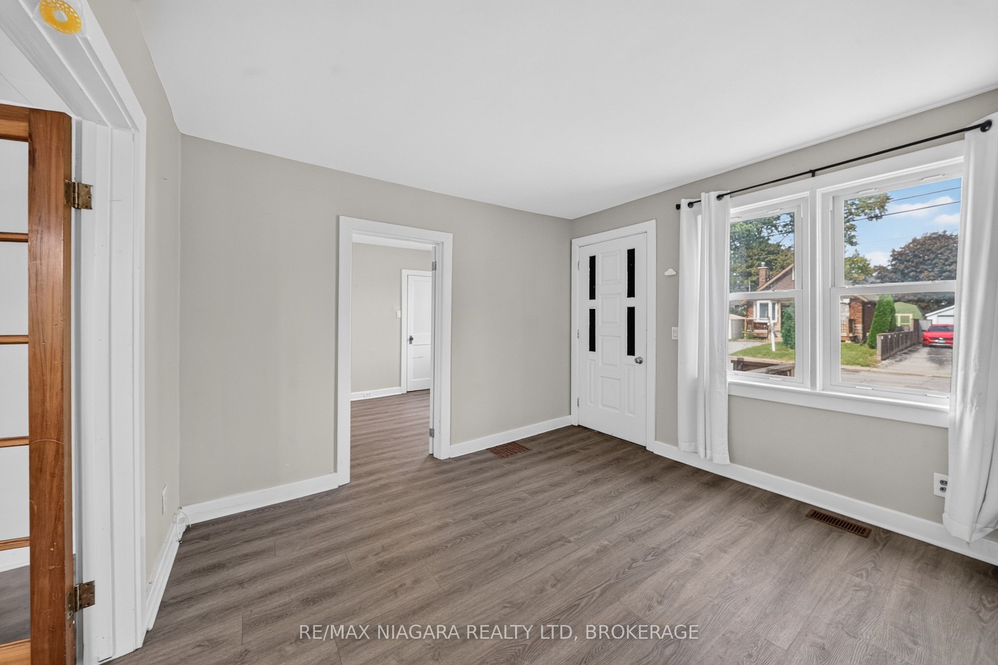 6520 Barker Street Property Photo 7