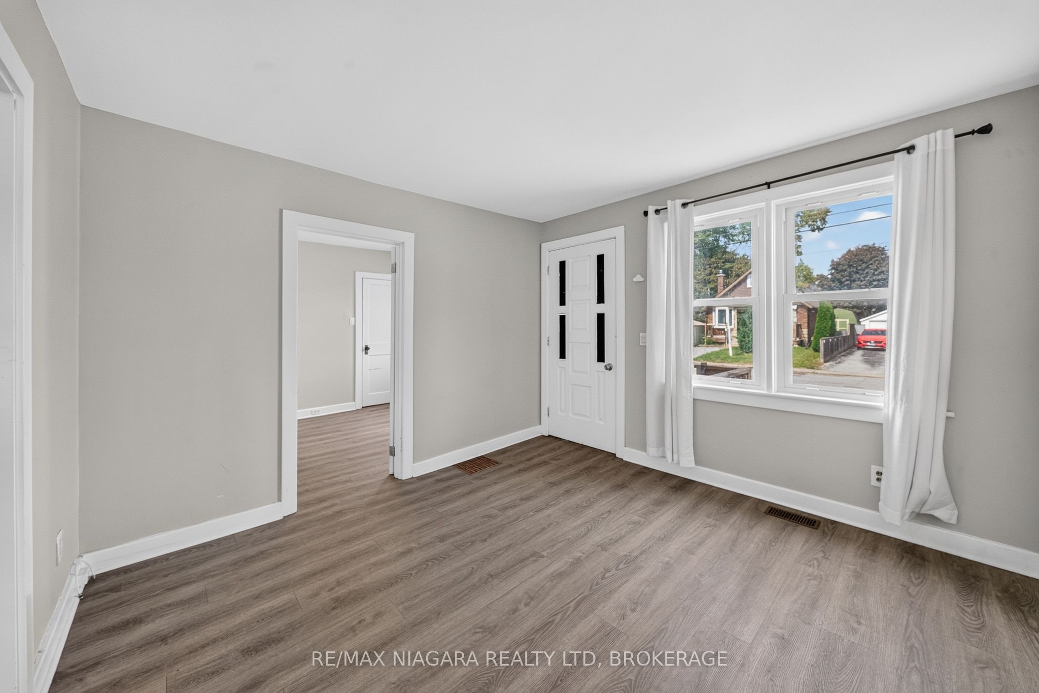 6520 Barker Street Property Photo 8