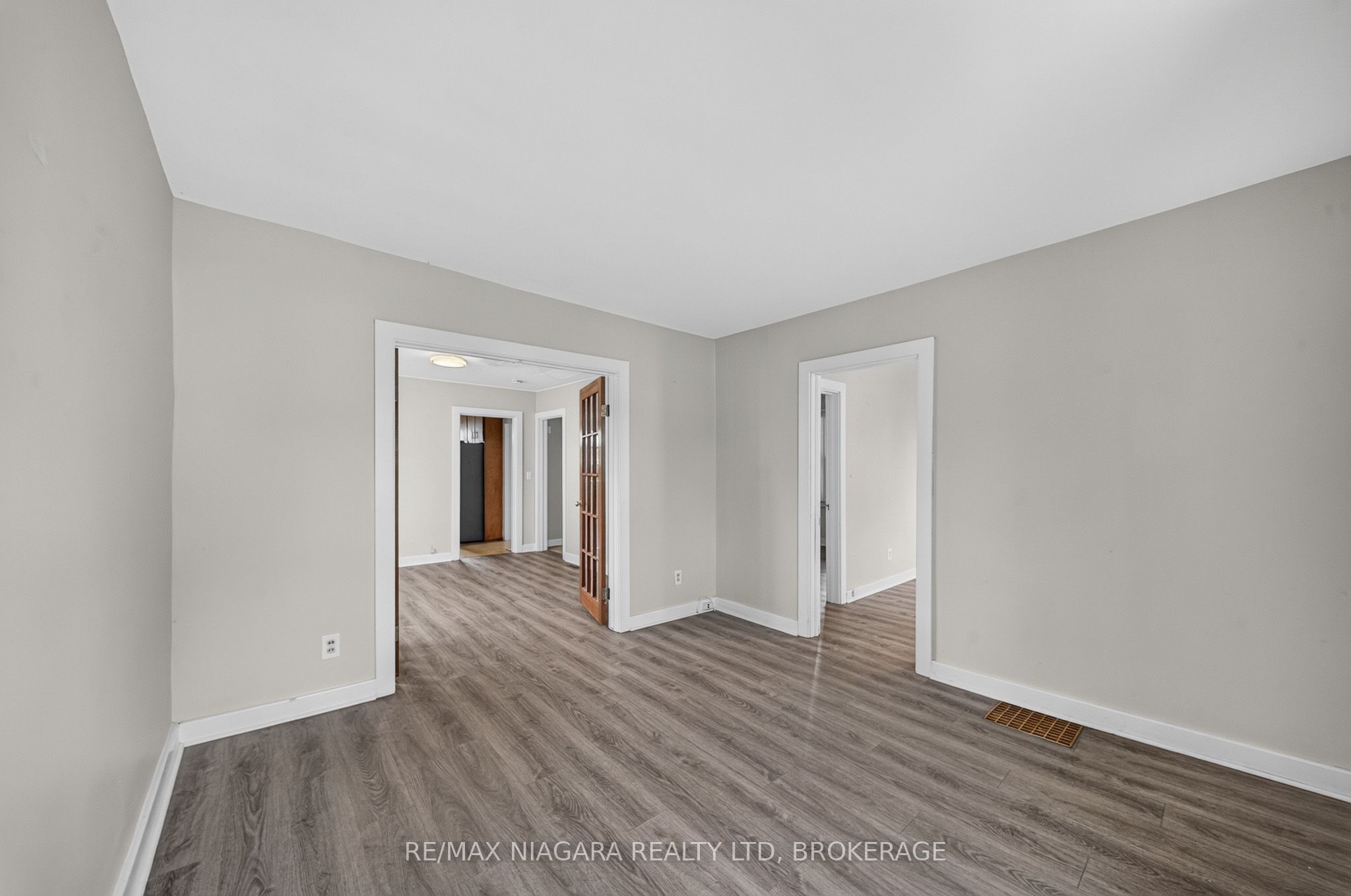 6520 Barker Street Property Photo 9