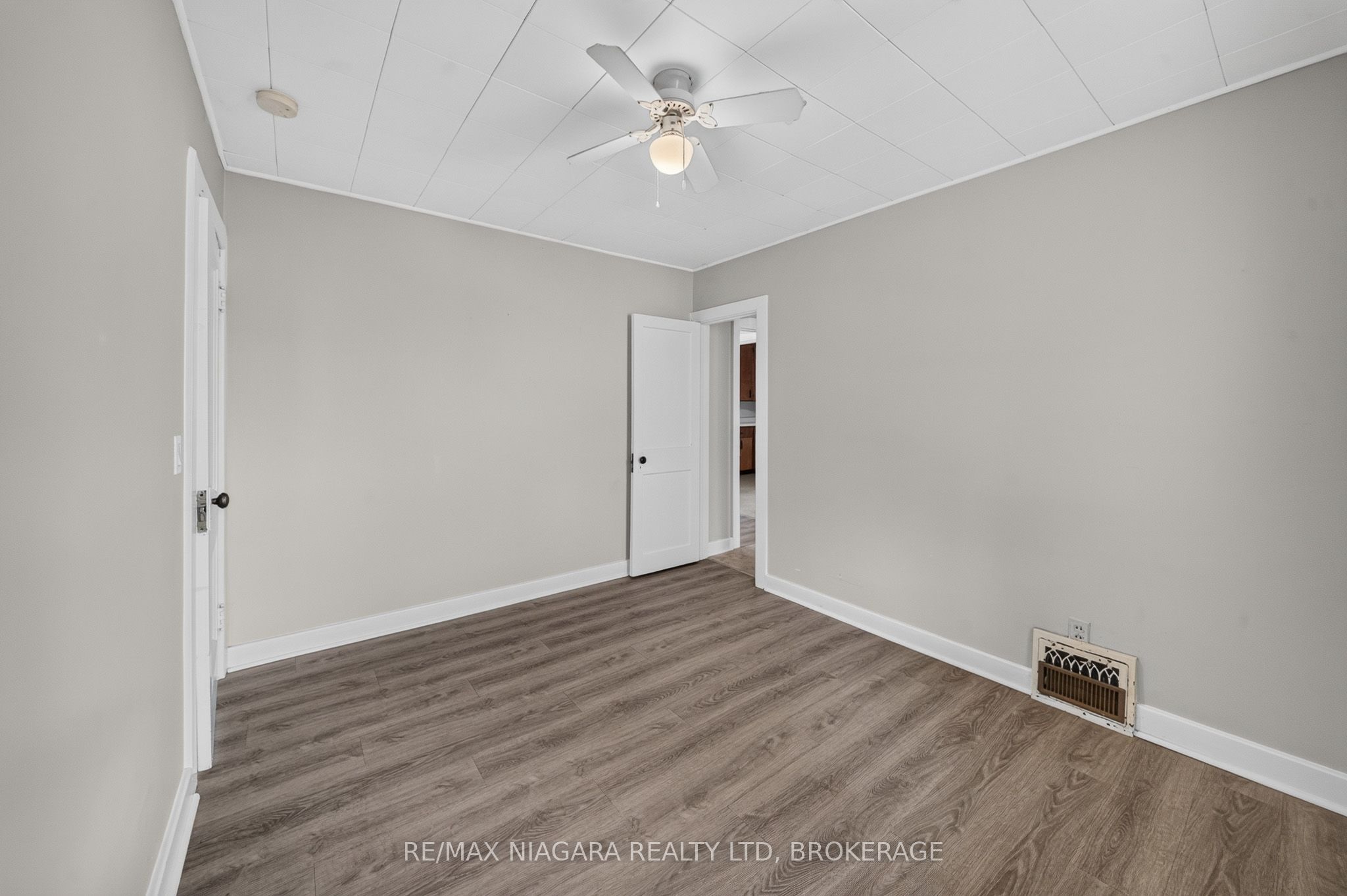 6520 Barker Street Property Photo 13