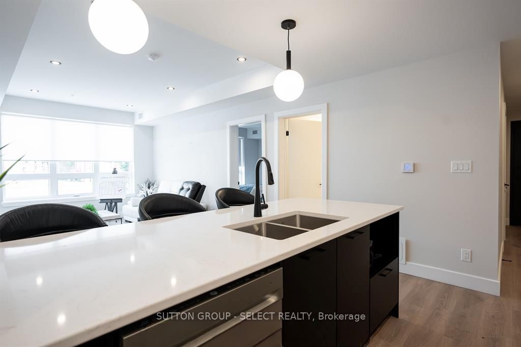 15 James Street 403 Property Photo 8