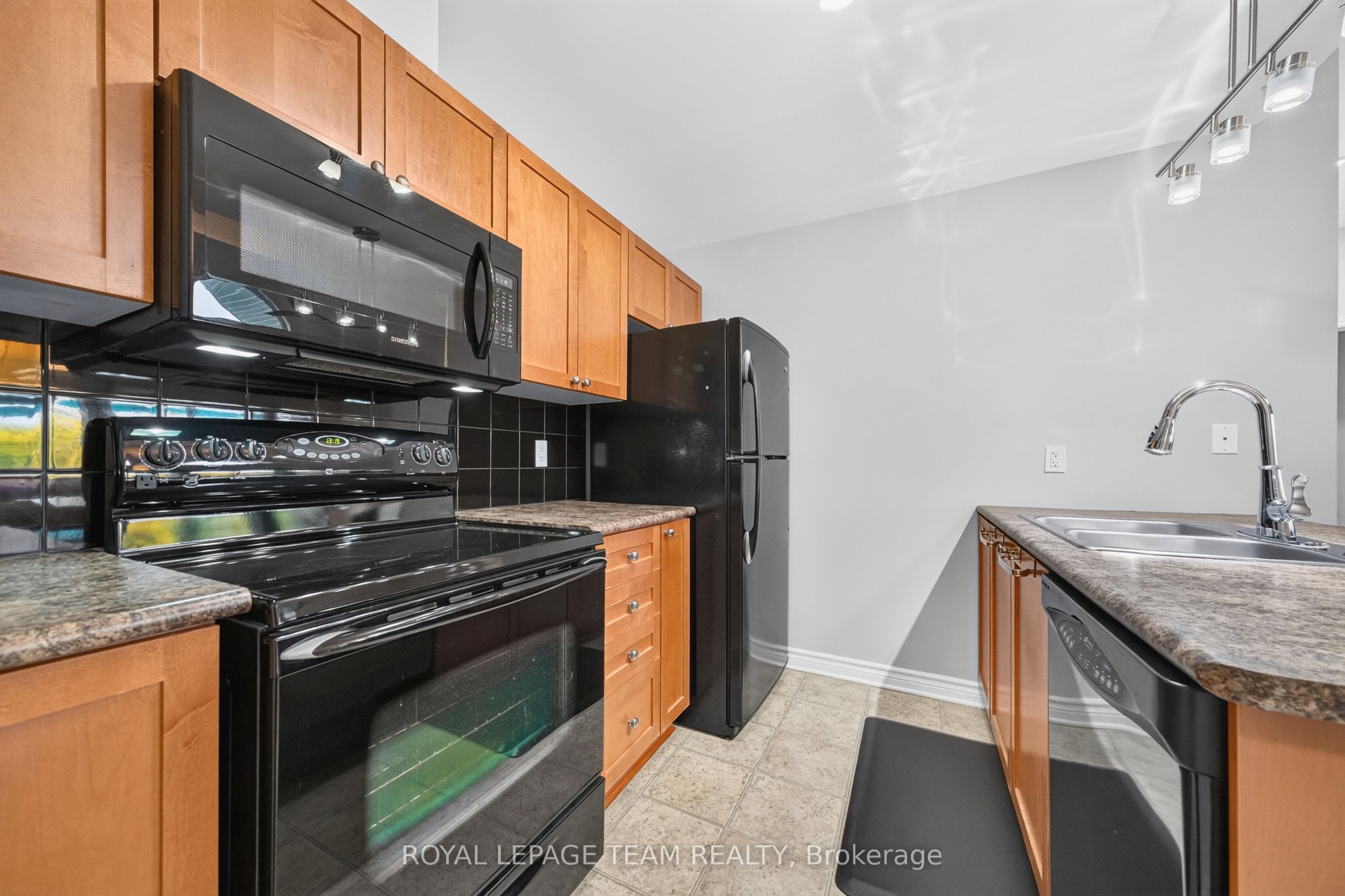 173-c Crestway Drive Property Photo 23