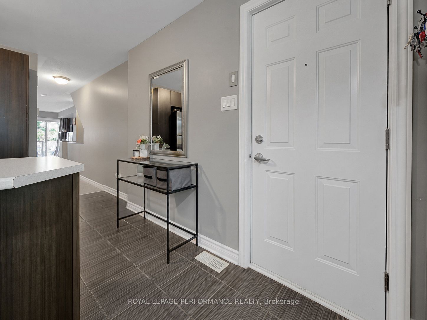 76 Argent Private Property Photo 3