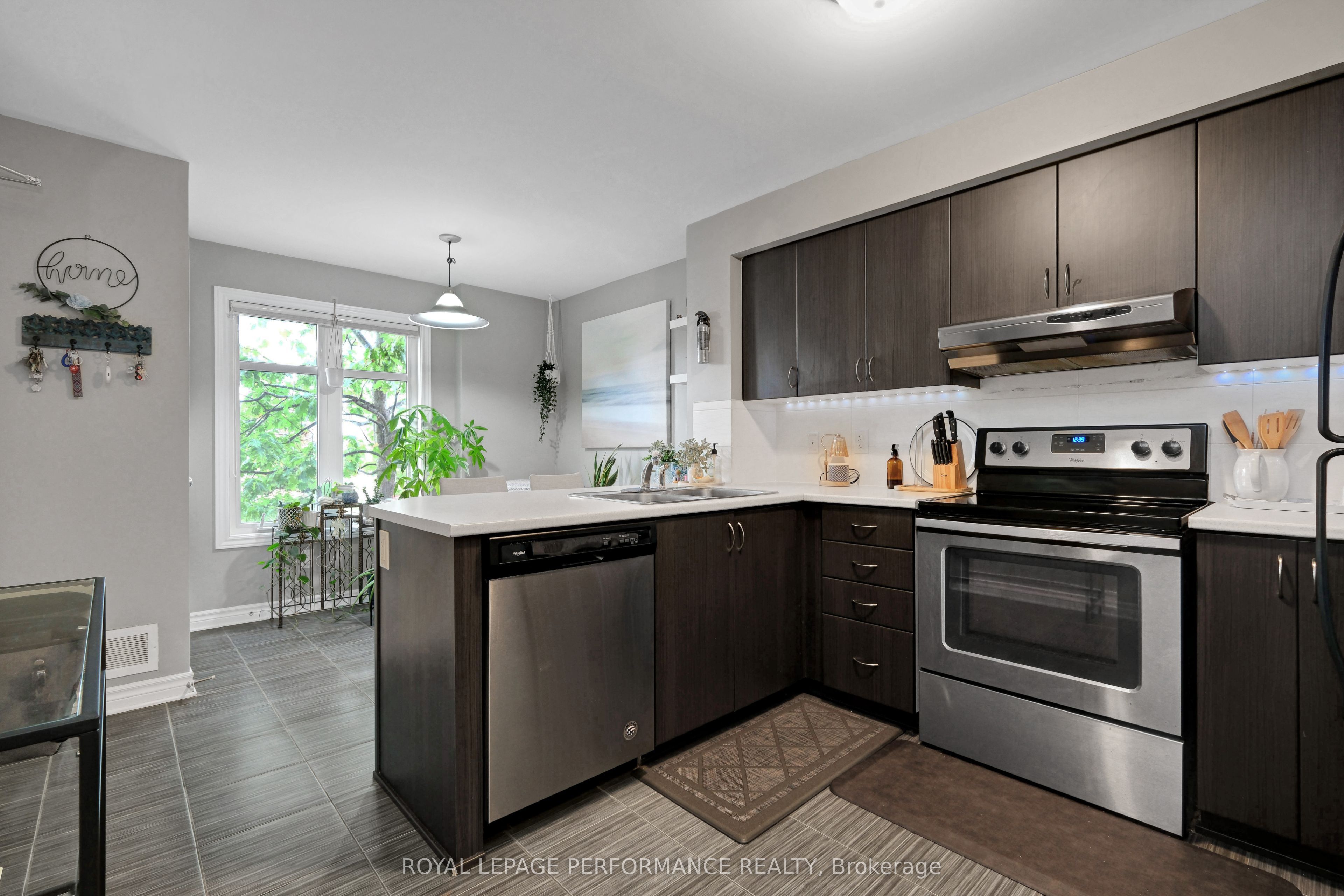 76 Argent Private Property Photo 9