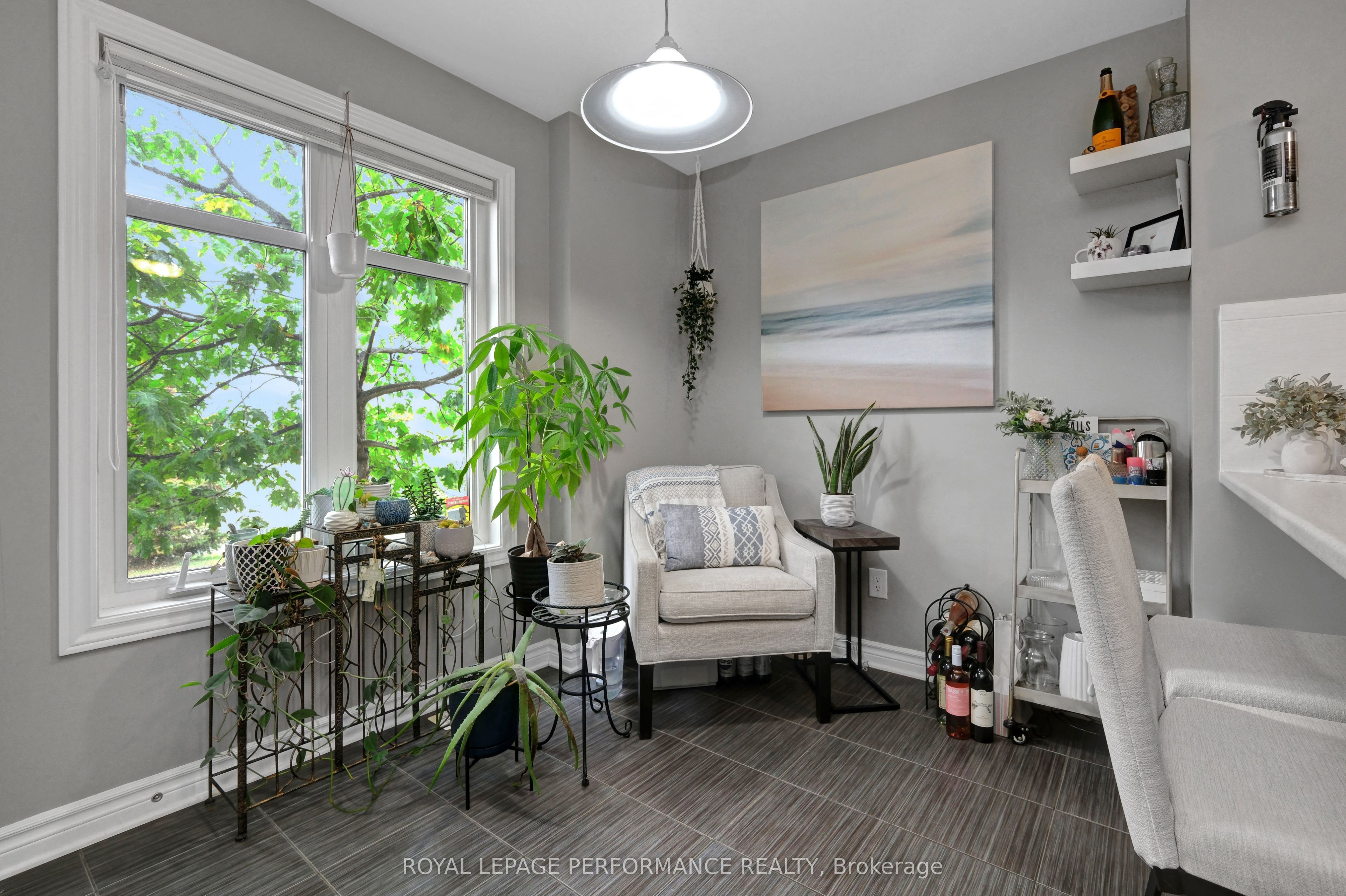 76 Argent Private Property Photo 10