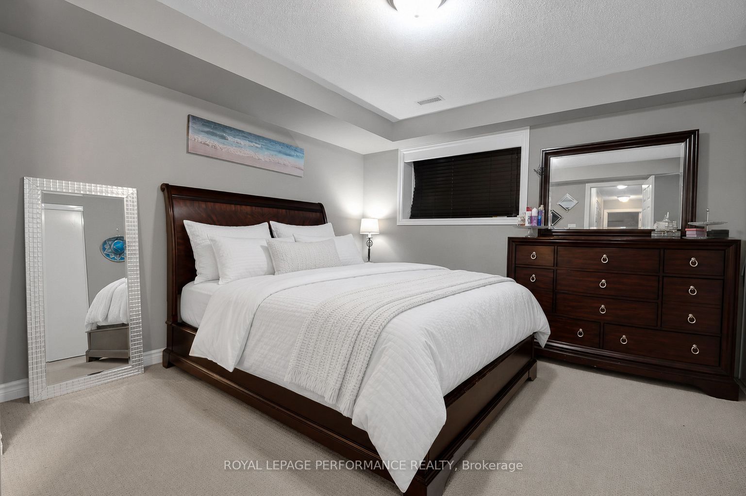 76 Argent Private Property Photo 12