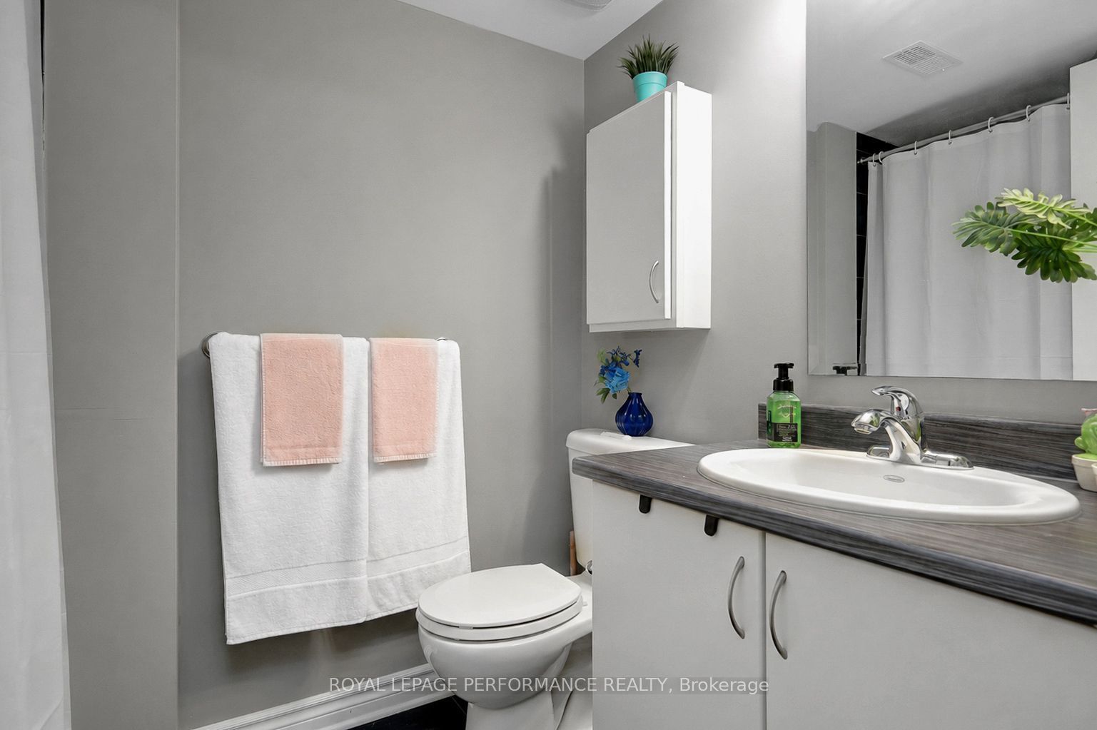 76 Argent Private Property Photo 15