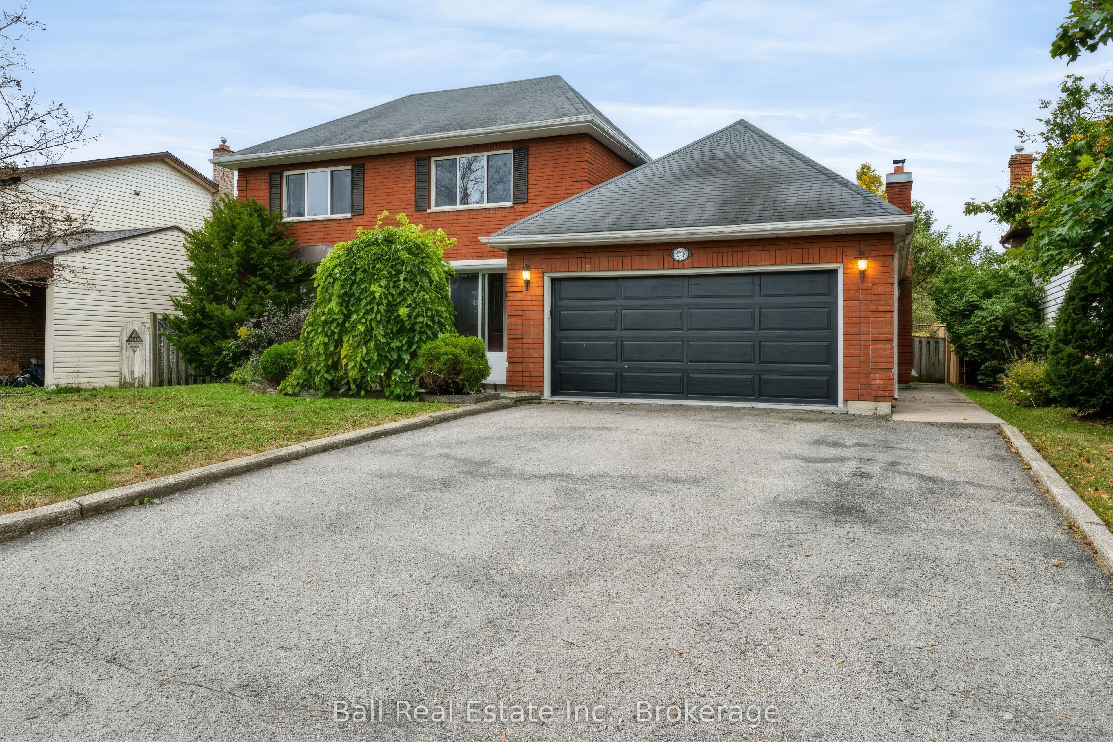793 Hewitt Drive Property Photo 2
