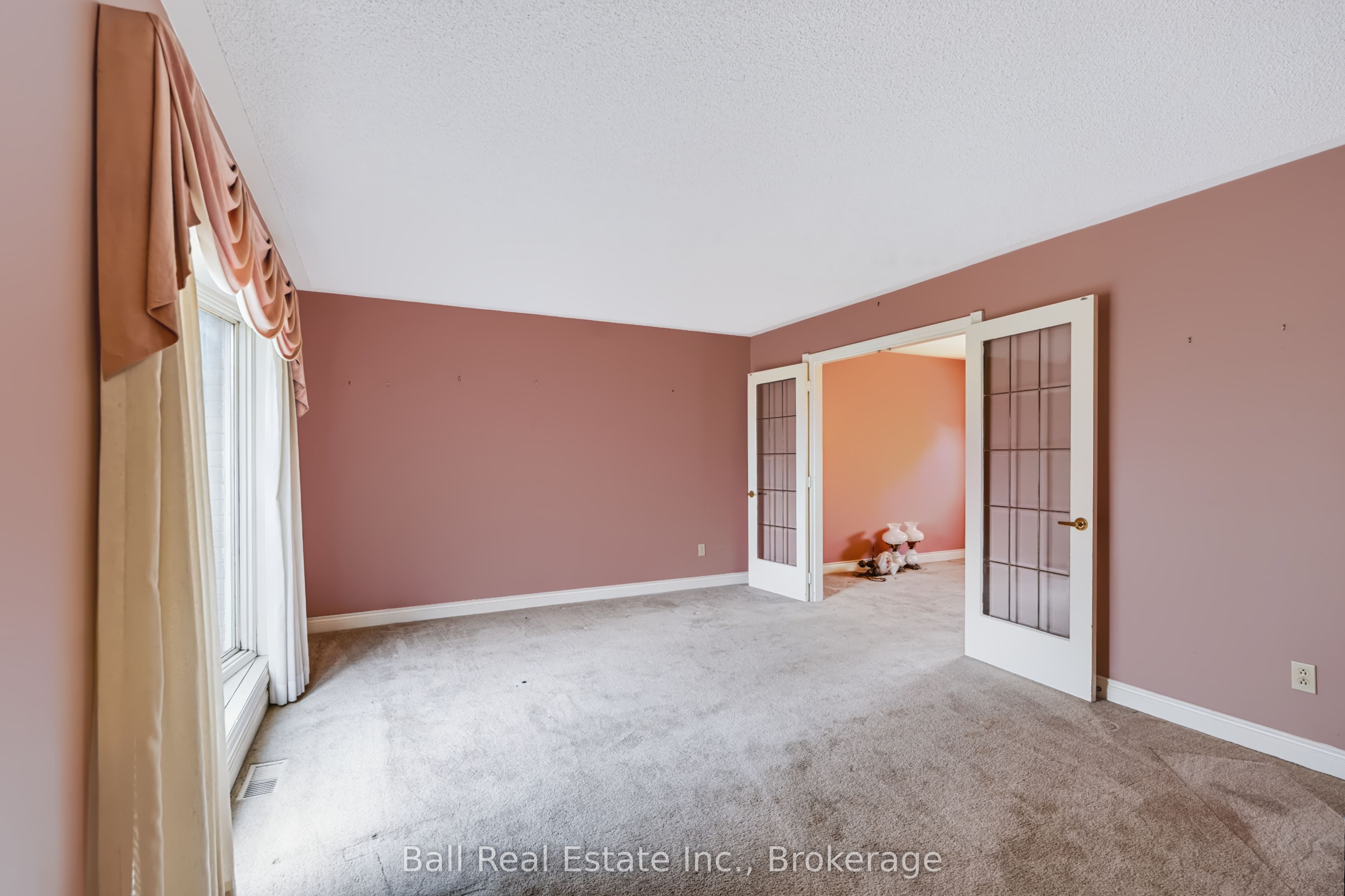 793 Hewitt Drive Property Photo 6