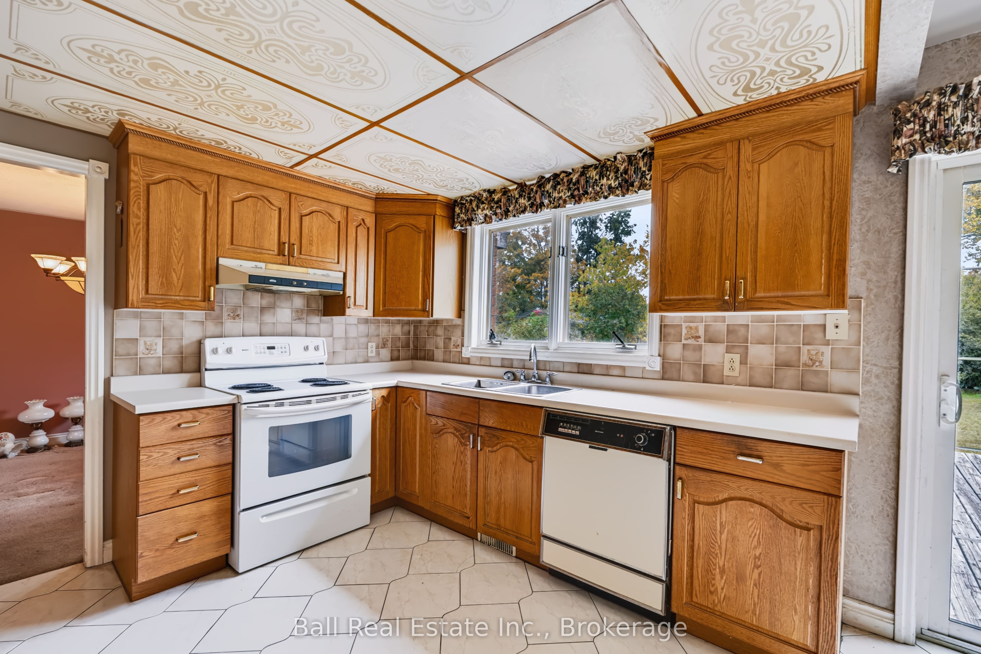 793 Hewitt Drive Property Photo 13
